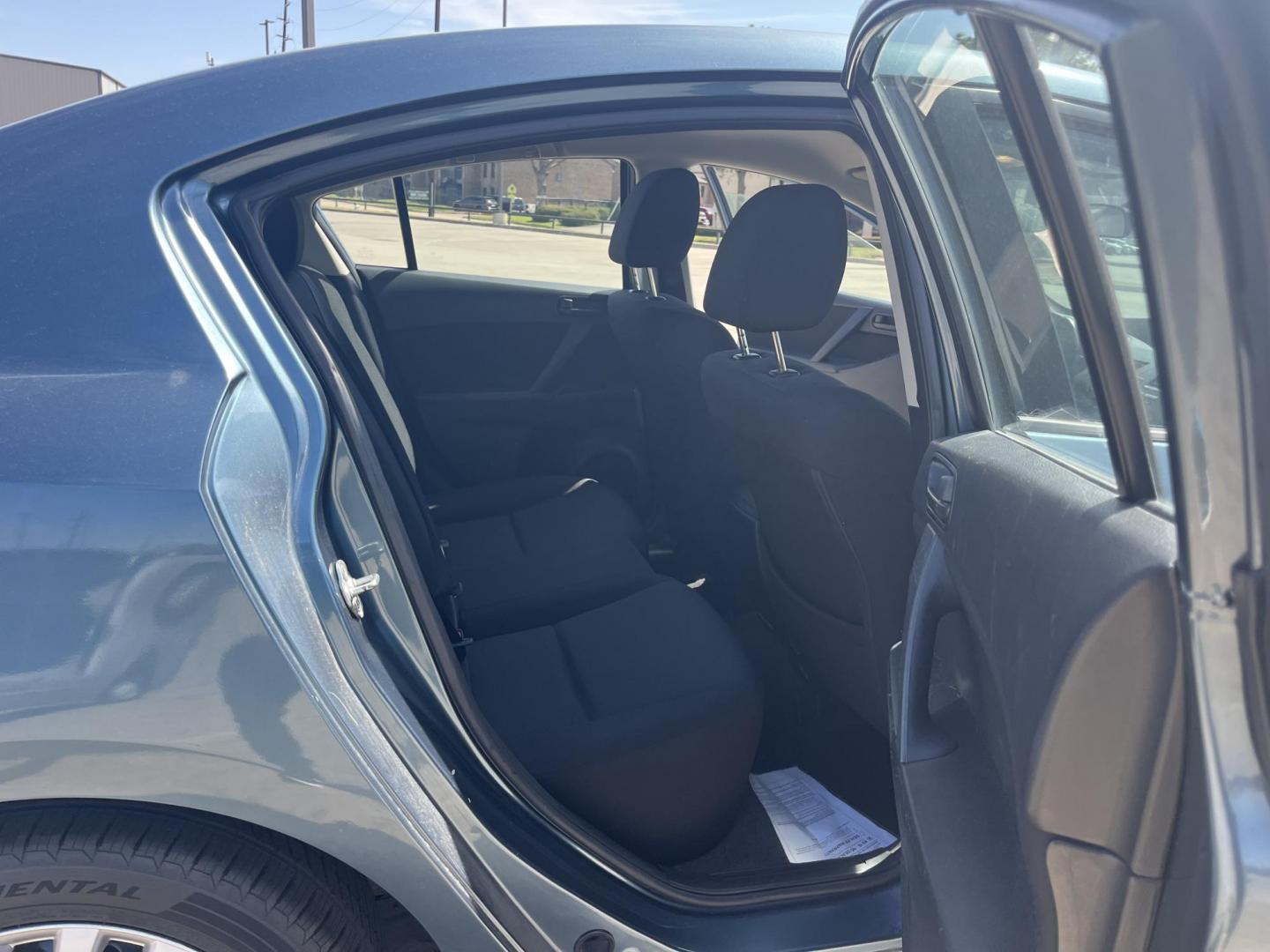 2010 blue /black Mazda MAZDA3 Unknown (JM1BL1SF1A1) , Automatic Overdrive transmission, located at 14700 Tomball Parkway 249, Houston, TX, 77086, (281) 444-2200, 29.928619, -95.504074 - Photo#11