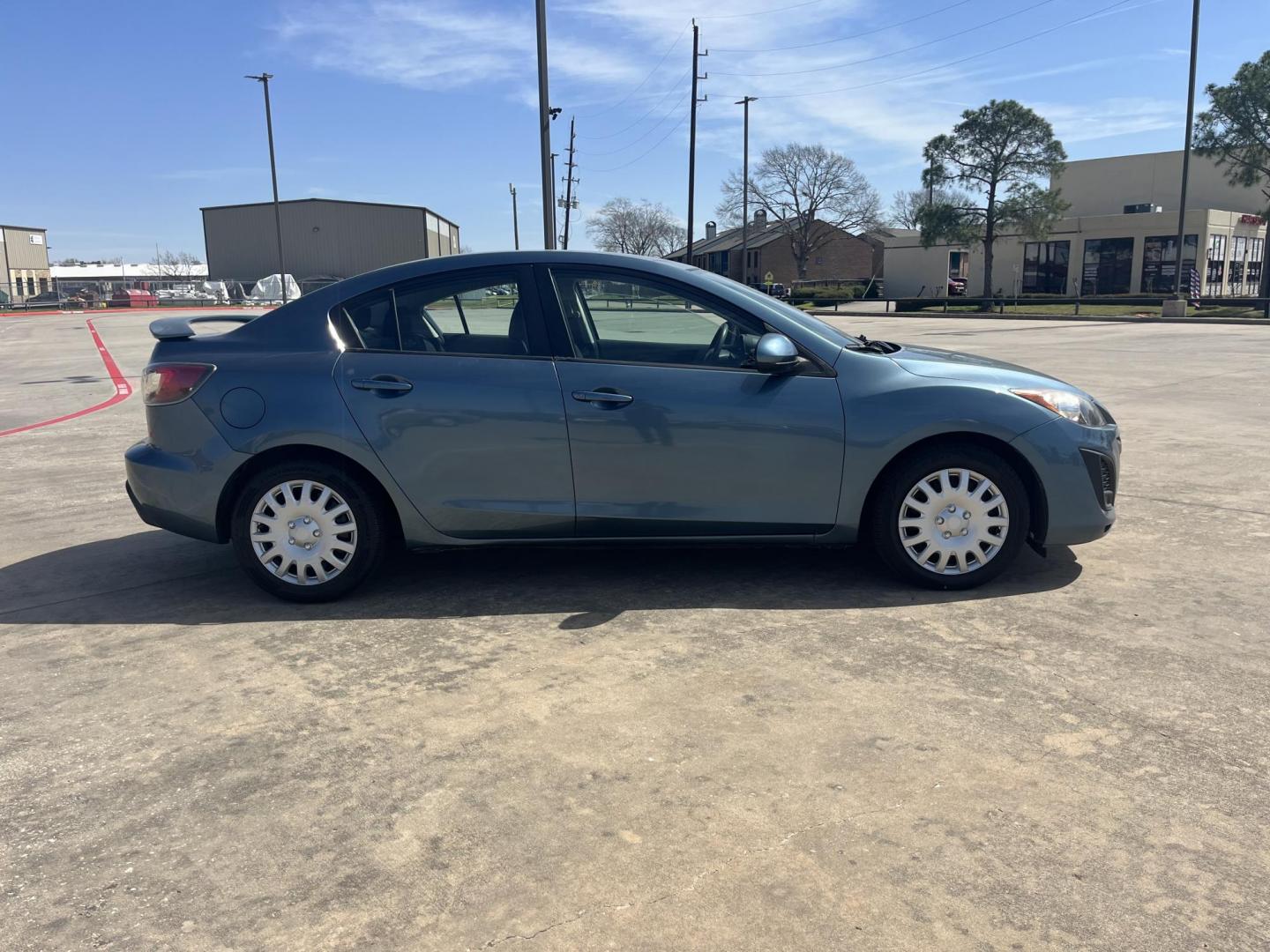 2010 blue /black Mazda MAZDA3 Unknown (JM1BL1SF1A1) , Automatic Overdrive transmission, located at 14700 Tomball Parkway 249, Houston, TX, 77086, (281) 444-2200, 29.928619, -95.504074 - Photo#6