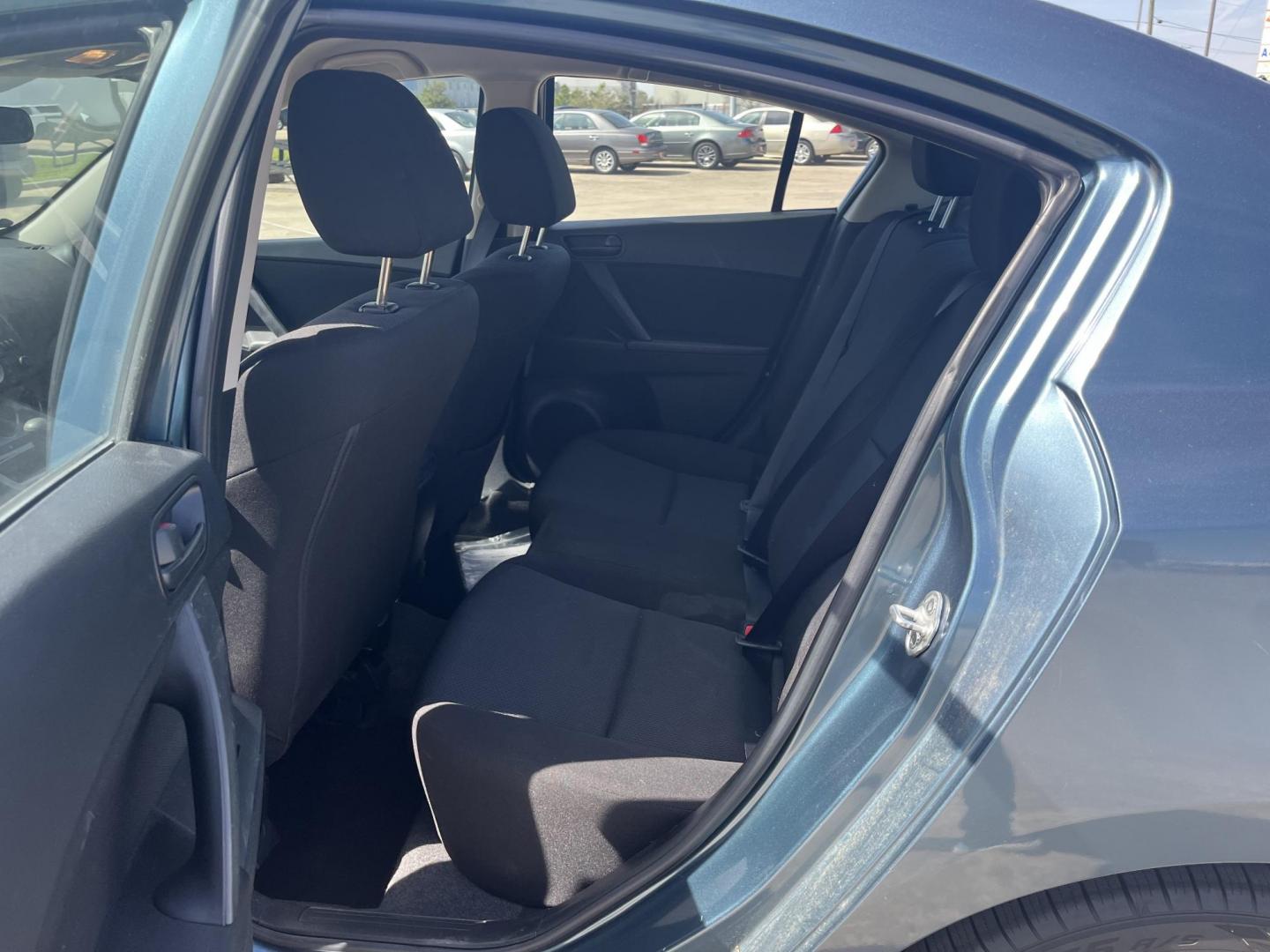 2010 blue /black Mazda MAZDA3 Unknown (JM1BL1SF1A1) , Automatic Overdrive transmission, located at 14700 Tomball Parkway 249, Houston, TX, 77086, (281) 444-2200, 29.928619, -95.504074 - Photo#7