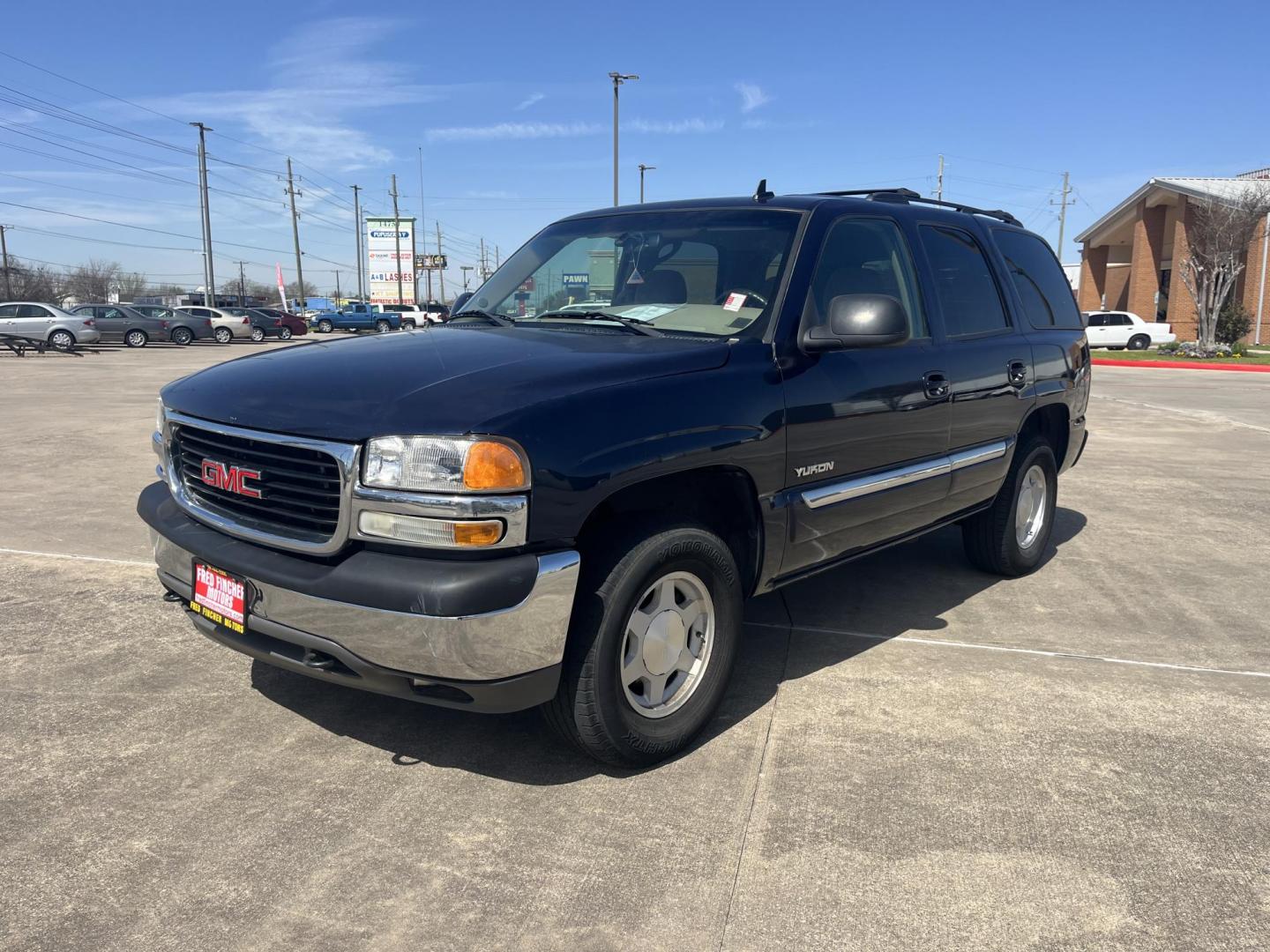 2006 blue /TAN GMC Yukon SL 4WD (1GKEK13Z76R) with an 5.3L V8 OHV 16V FFV engine, 4-Speed Automatic Overdrive transmission, located at 14700 Tomball Parkway 249, Houston, TX, 77086, (281) 444-2200, 29.928619, -95.504074 - Photo#5
