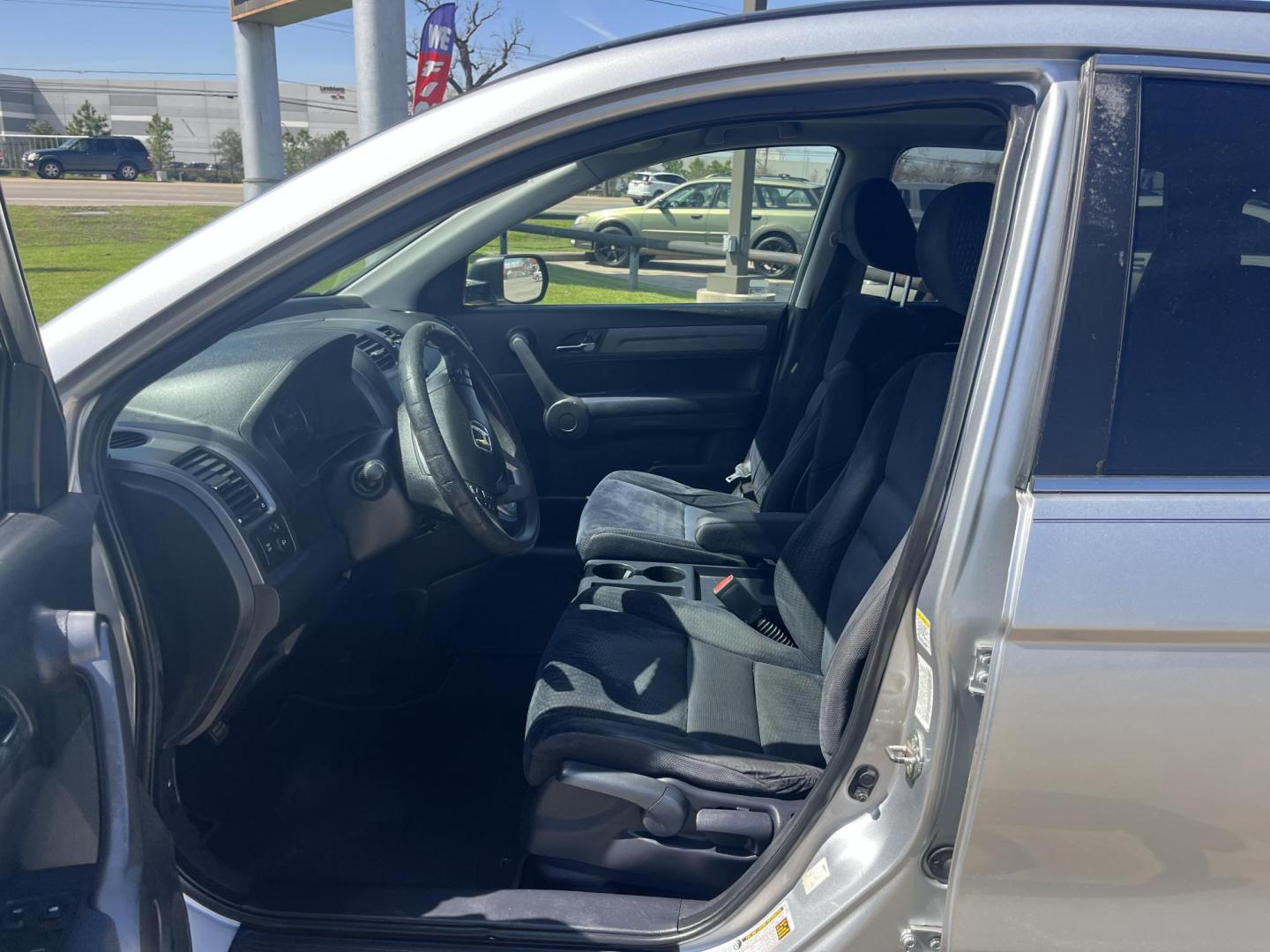 2009 silver /black Honda CR-V EX 2WD 5-Speed AT (3CZRE38559G) with an 2.4L L4 DOHC 16V engine, 5-Speed Automatic transmission, located at 14700 Tomball Parkway 249, Houston, TX, 77086, (281) 444-2200, 29.928619, -95.504074 - Photo#6