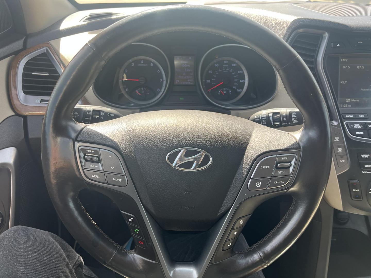2013 silver /gray Hyundai Santa Fe GLS AWD (KM8SNDHF0DU) with an 3.3L V6 DOHC 24V engine, 6-Speed Automatic transmission, located at 14700 Tomball Parkway 249, Houston, TX, 77086, (281) 444-2200, 29.928619, -95.504074 - Photo#16