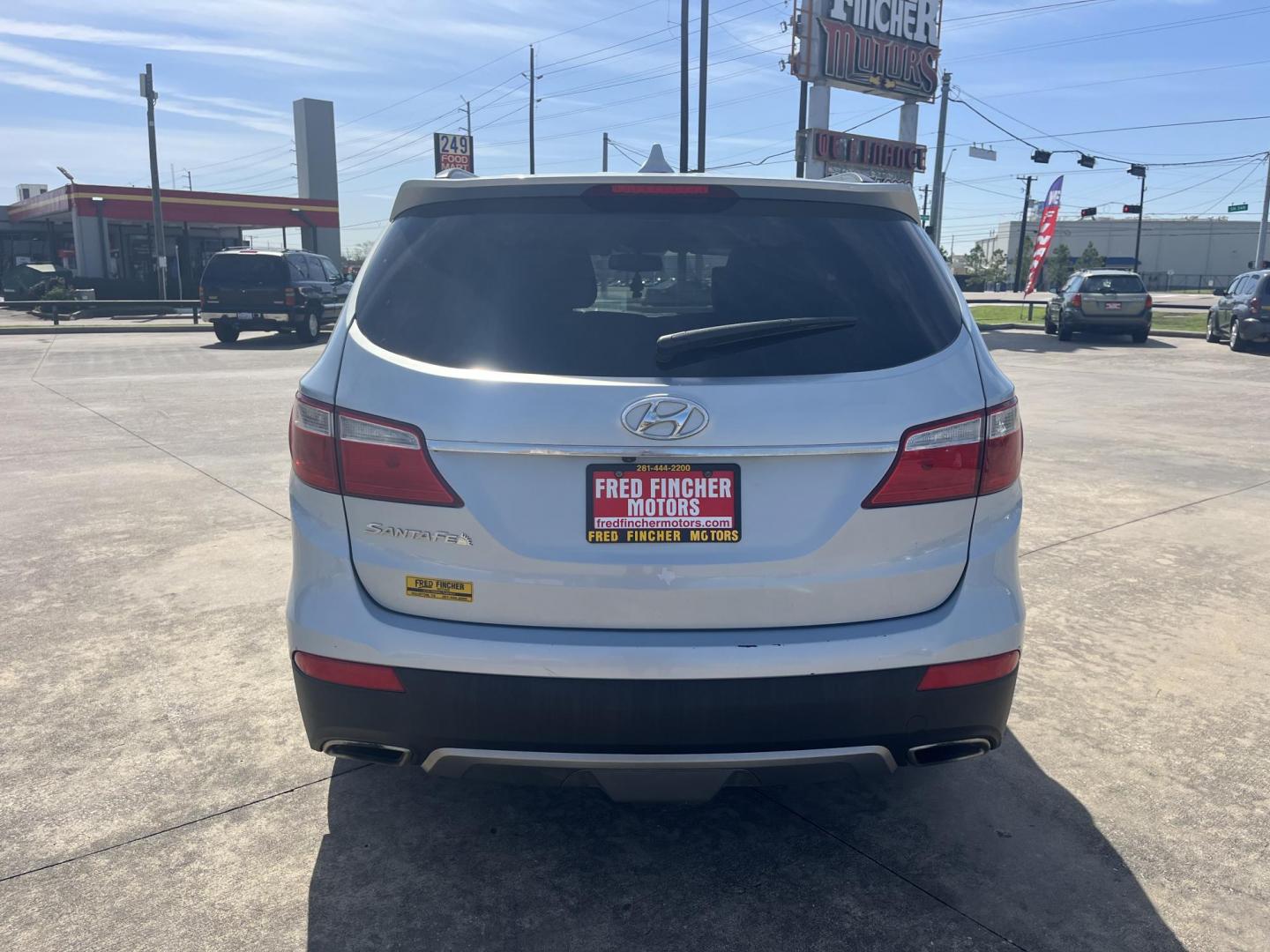 2013 silver /gray Hyundai Santa Fe GLS AWD (KM8SNDHF0DU) with an 3.3L V6 DOHC 24V engine, 6-Speed Automatic transmission, located at 14700 Tomball Parkway 249, Houston, TX, 77086, (281) 444-2200, 29.928619, -95.504074 - Photo#5