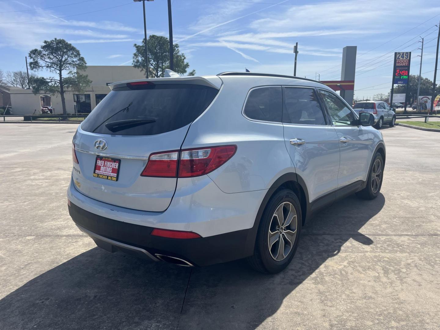 2013 silver /gray Hyundai Santa Fe GLS AWD (KM8SNDHF0DU) with an 3.3L V6 DOHC 24V engine, 6-Speed Automatic transmission, located at 14700 Tomball Parkway 249, Houston, TX, 77086, (281) 444-2200, 29.928619, -95.504074 - Photo#6