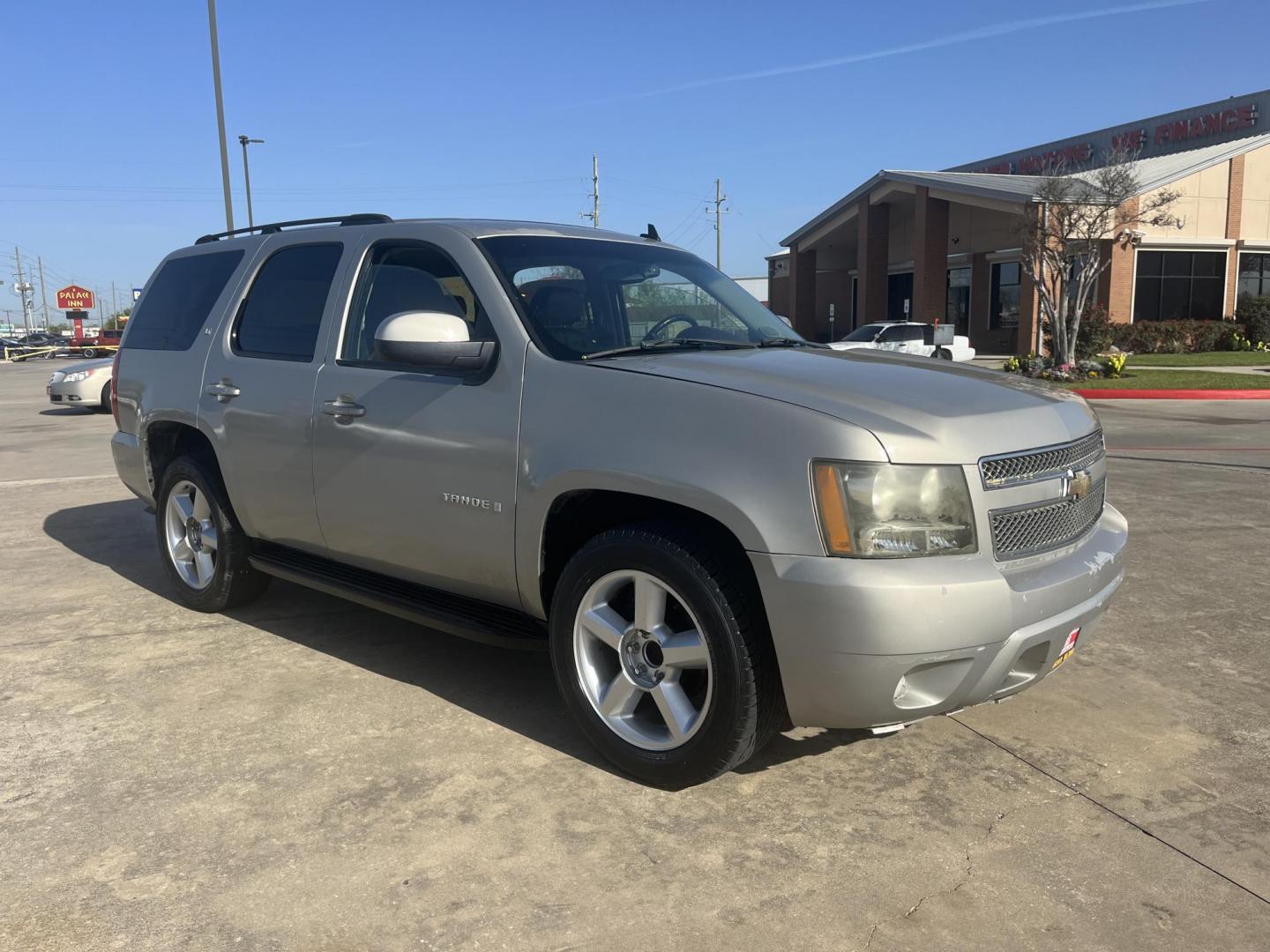 2007 GOLD /TAN Chevrolet Tahoe LS 2WD (1GNFC13J77R) with an 5.3L V8 OHV 16V engine, 4-Speed Automatic Overdrive transmission, located at 14700 Tomball Parkway 249, Houston, TX, 77086, (281) 444-2200, 29.928619, -95.504074 - Photo#0