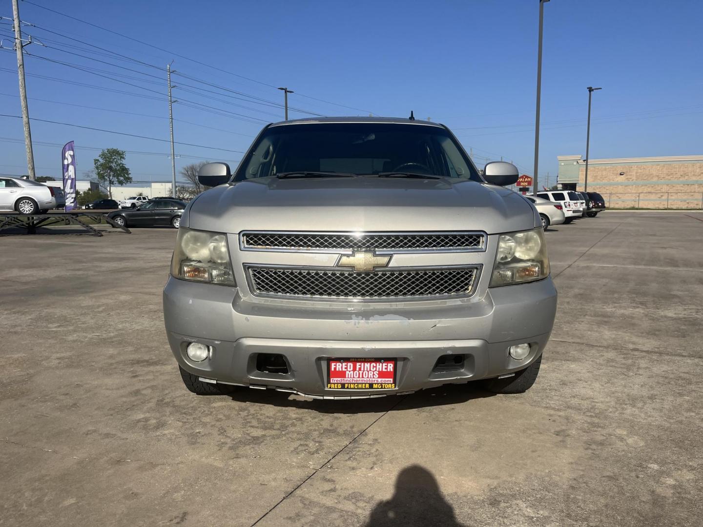 2007 GOLD /TAN Chevrolet Tahoe LS 2WD (1GNFC13J77R) with an 5.3L V8 OHV 16V engine, 4-Speed Automatic Overdrive transmission, located at 14700 Tomball Parkway 249, Houston, TX, 77086, (281) 444-2200, 29.928619, -95.504074 - Photo#1