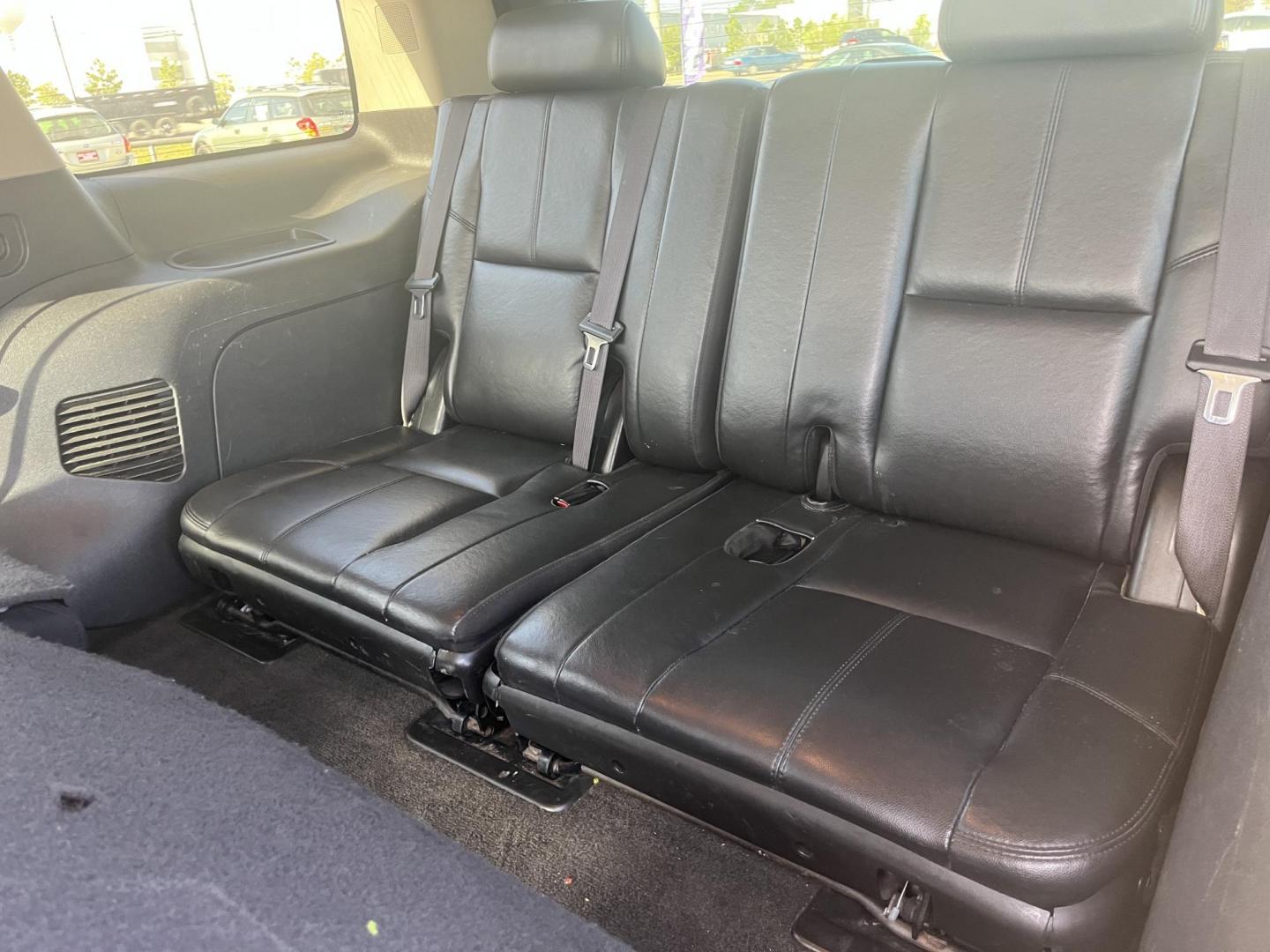 2007 GOLD /TAN Chevrolet Tahoe LS 2WD (1GNFC13J77R) with an 5.3L V8 OHV 16V engine, 4-Speed Automatic Overdrive transmission, located at 14700 Tomball Parkway 249, Houston, TX, 77086, (281) 444-2200, 29.928619, -95.504074 - Photo#11
