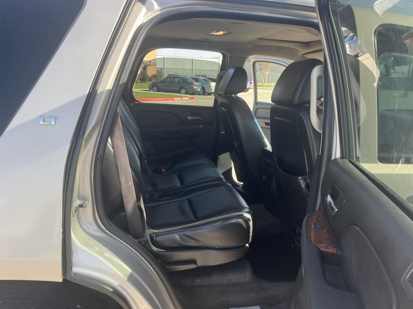 2007 GOLD /TAN Chevrolet Tahoe LS 2WD (1GNFC13J77R) with an 5.3L V8 OHV 16V engine, 4-Speed Automatic Overdrive transmission, located at 14700 Tomball Parkway 249, Houston, TX, 77086, (281) 444-2200, 29.928619, -95.504074 - Photo#13