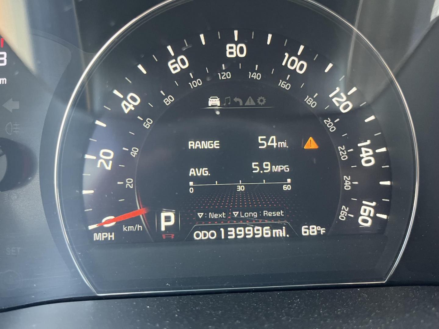 2014 silver /black Kia Sorento EX V6 2WD (5XYKU4A77EG) with an 3.3L V6 DOHC 24V engine, 6-Speed Automatic transmission, located at 14700 Tomball Parkway 249, Houston, TX, 77086, (281) 444-2200, 29.928619, -95.504074 - Photo#16