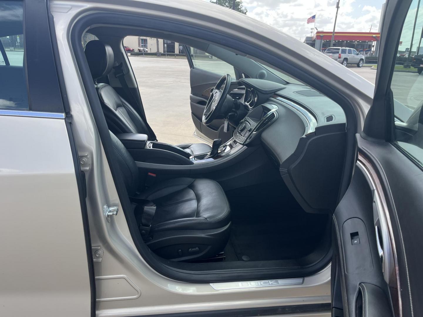 2011 GOLD /TAN Buick LaCrosse CXL FWD (1G4GC5EC9BF) with an 2.4L L4 DOHC 16V engine, 6-Speed Automatic Overdrive transmission, located at 14700 Tomball Parkway 249, Houston, TX, 77086, (281) 444-2200, 29.928619, -95.504074 - Photo#10