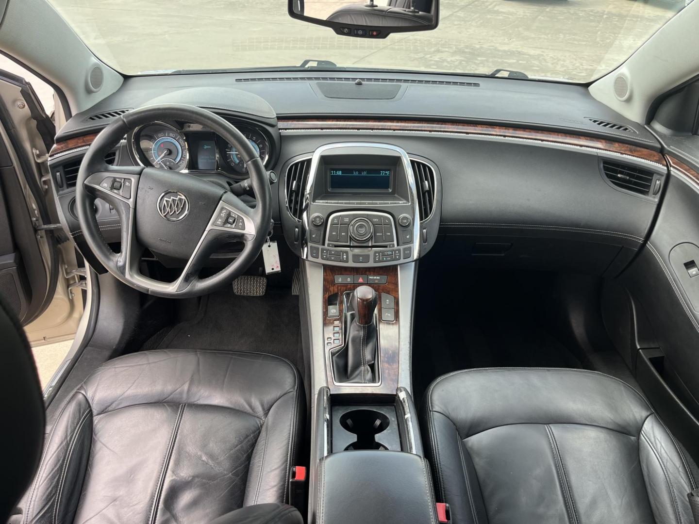 2011 GOLD /TAN Buick LaCrosse CXL FWD (1G4GC5EC9BF) with an 2.4L L4 DOHC 16V engine, 6-Speed Automatic Overdrive transmission, located at 14700 Tomball Parkway 249, Houston, TX, 77086, (281) 444-2200, 29.928619, -95.504074 - Photo#11