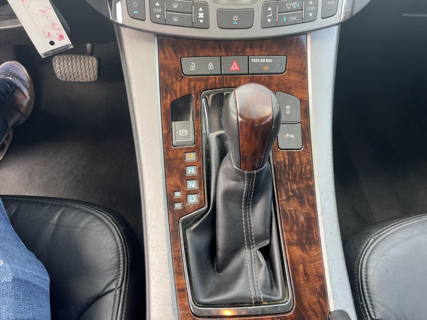 2011 GOLD /TAN Buick LaCrosse CXL FWD (1G4GC5EC9BF) with an 2.4L L4 DOHC 16V engine, 6-Speed Automatic Overdrive transmission, located at 14700 Tomball Parkway 249, Houston, TX, 77086, (281) 444-2200, 29.928619, -95.504074 - Photo#12