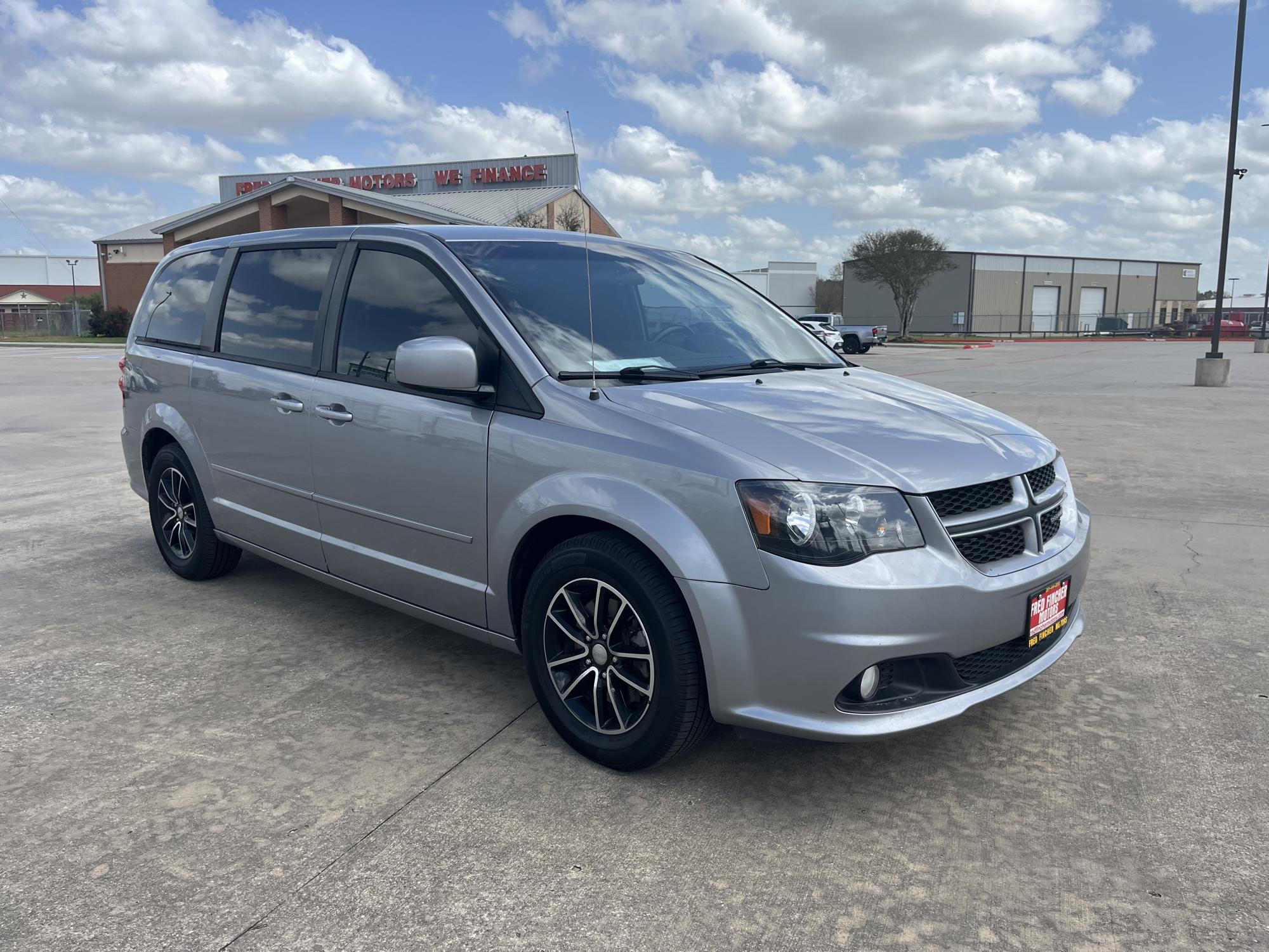 photo of 2016 Dodge Grand Caravan R/T