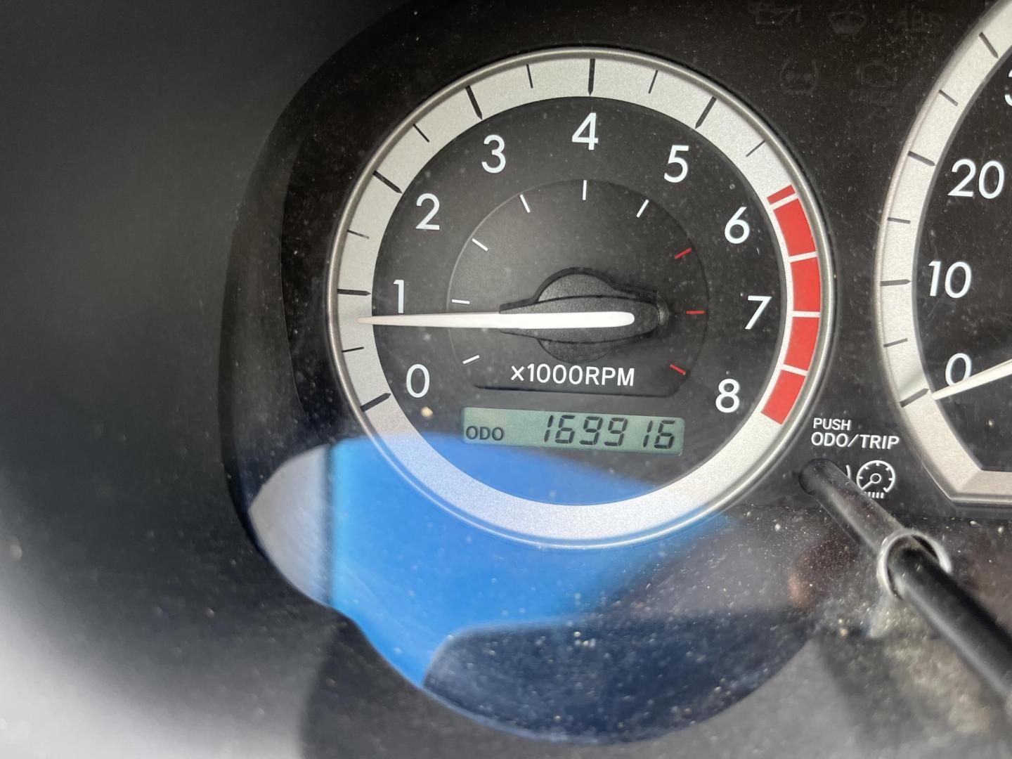 2005 GOLD /TAN Toyota Sienna XLE (5TDZA22C35S) with an 3.3L V6 DOHC 24V engine, 5-Speed Automatic Overdrive transmission, located at 14700 Tomball Parkway 249, Houston, TX, 77086, (281) 444-2200, 29.928619, -95.504074 - Photo#18