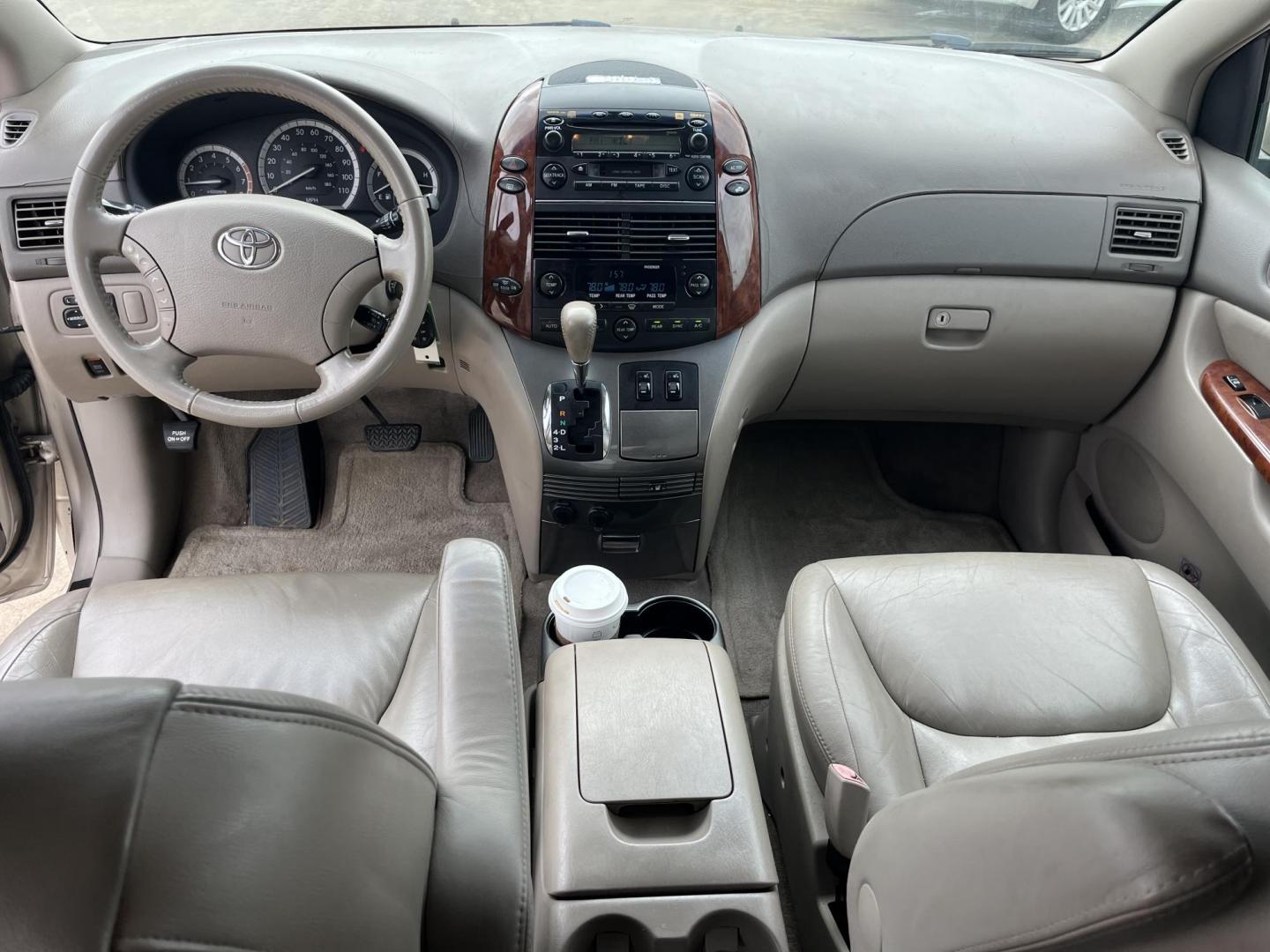 2005 GOLD /TAN Toyota Sienna XLE (5TDZA22C35S) with an 3.3L V6 DOHC 24V engine, 5-Speed Automatic Overdrive transmission, located at 14700 Tomball Parkway 249, Houston, TX, 77086, (281) 444-2200, 29.928619, -95.504074 - Photo#9