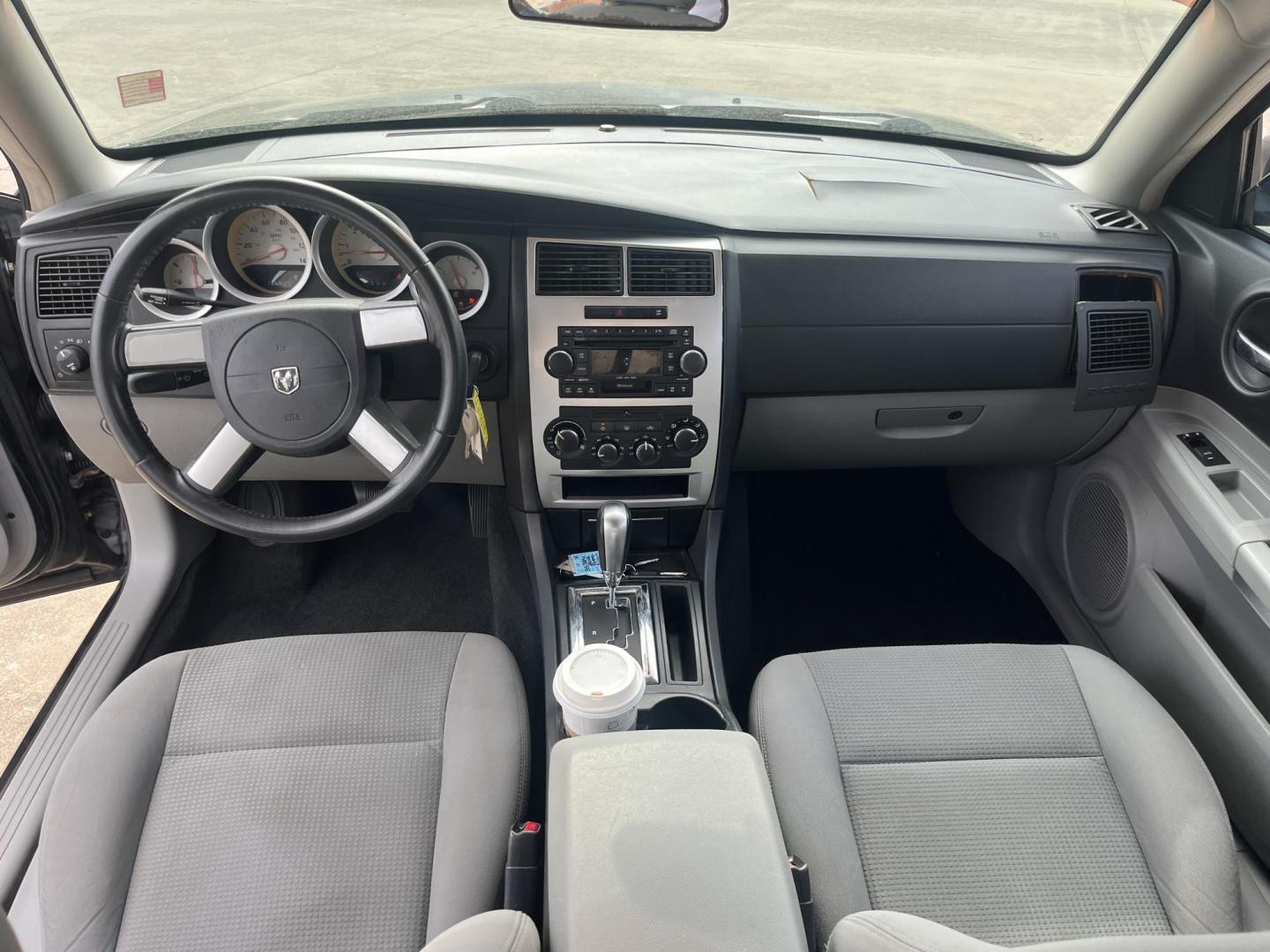 2007 black /black Dodge Charger SE (2B3KA43GX7H) with an 3.5L V6 SOHC 24V engine, 5-Speed Automatic Overdrive transmission, located at 14700 Tomball Parkway 249, Houston, TX, 77086, (281) 444-2200, 29.928619, -95.504074 - Photo#10