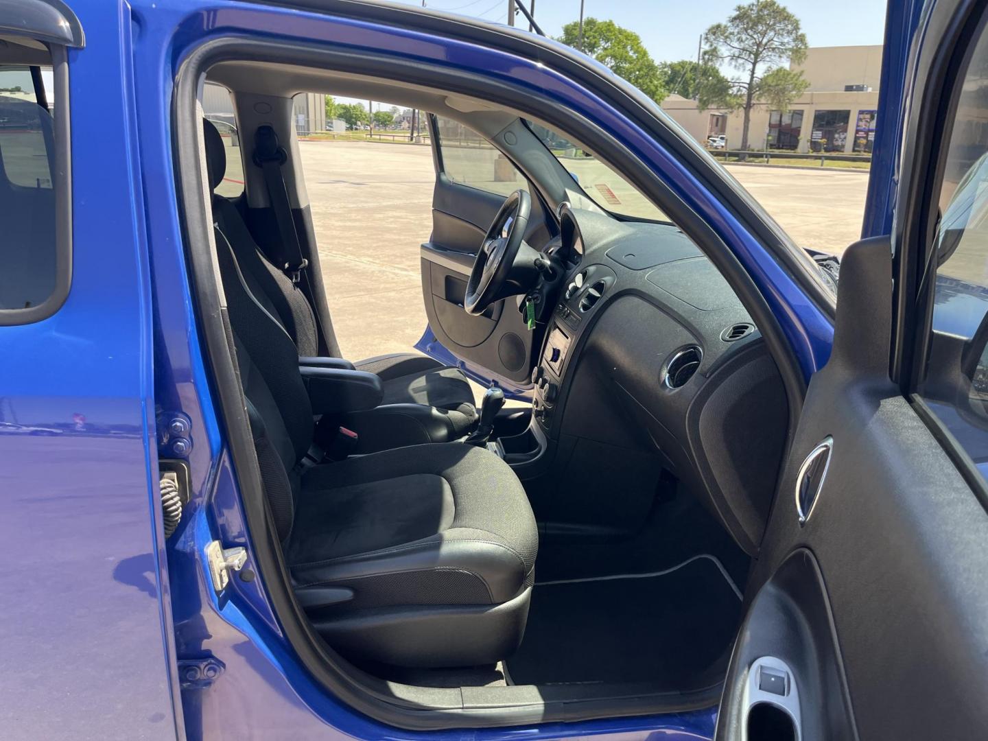 2008 blue /black Chevrolet HHR SS (3GNDA63XX8S) with an 2.0L L4 DOHC 16V SUPERCHARGER engine, 5-Speed Manual Overdrive transmission, located at 14700 Tomball Parkway 249, Houston, TX, 77086, (281) 444-2200, 29.928619, -95.504074 - Photo#10