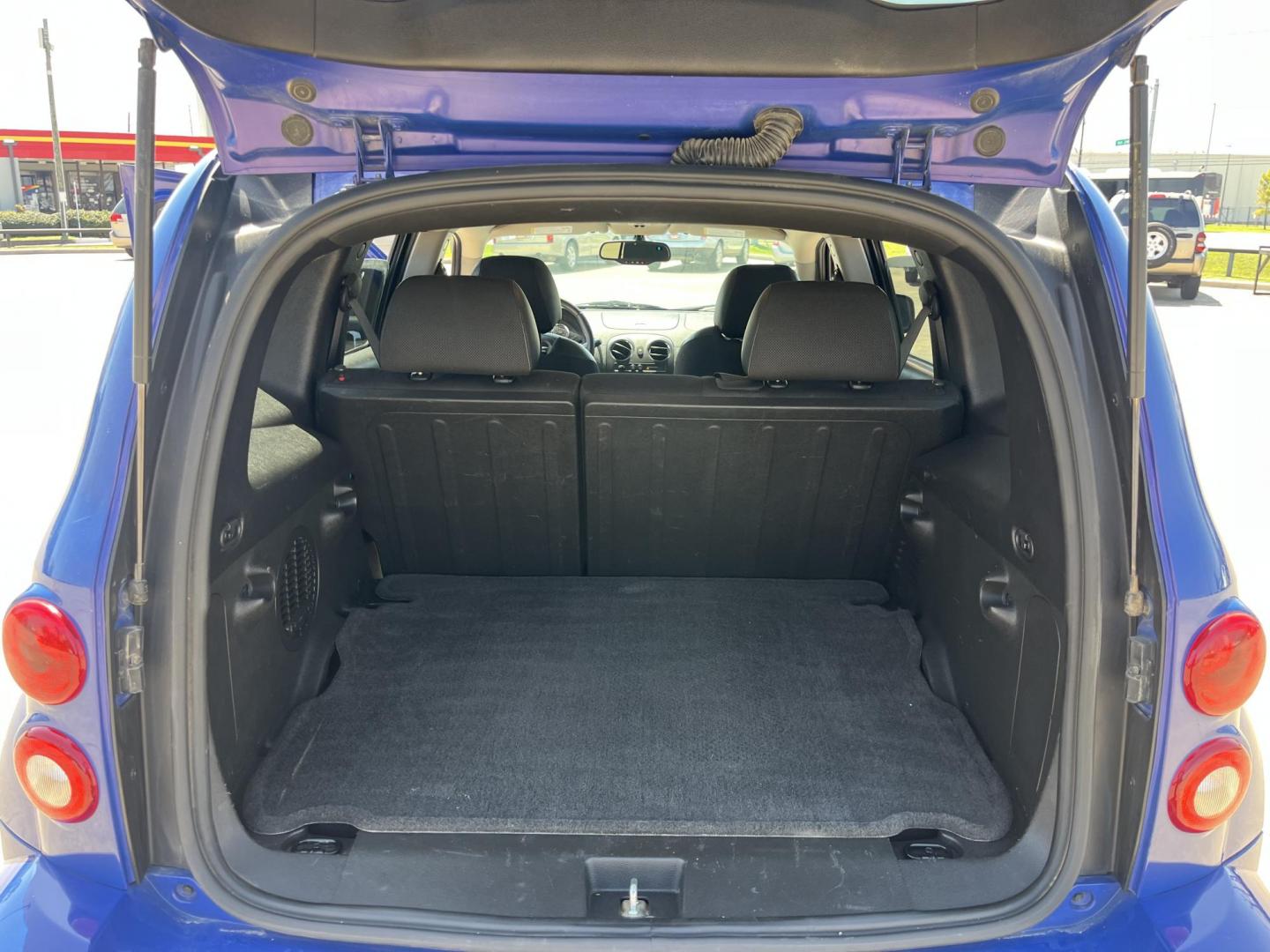 2008 blue /black Chevrolet HHR SS (3GNDA63XX8S) with an 2.0L L4 DOHC 16V SUPERCHARGER engine, 5-Speed Manual Overdrive transmission, located at 14700 Tomball Parkway 249, Houston, TX, 77086, (281) 444-2200, 29.928619, -95.504074 - Photo#12