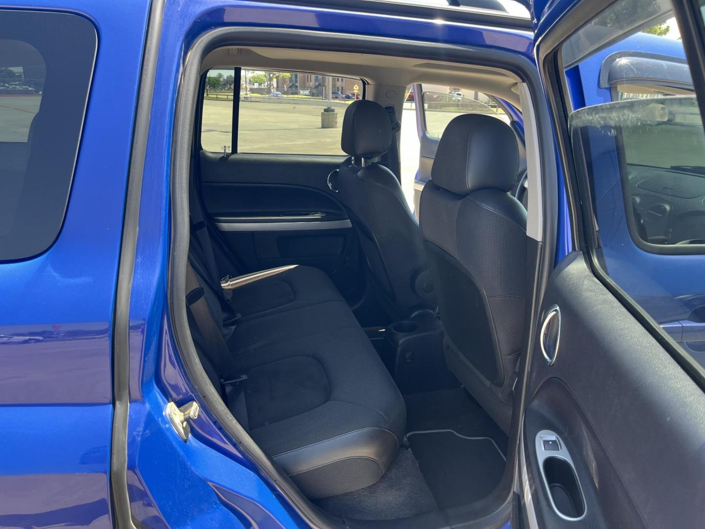 2008 blue /black Chevrolet HHR SS (3GNDA63XX8S) with an 2.0L L4 DOHC 16V SUPERCHARGER engine, 5-Speed Manual Overdrive transmission, located at 14700 Tomball Parkway 249, Houston, TX, 77086, (281) 444-2200, 29.928619, -95.504074 - Photo#13