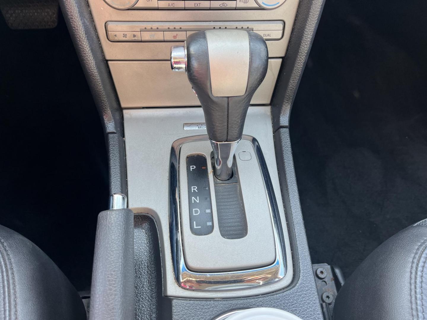 2009 black /black Lincoln MKZ FWD (3LNHM26T09R) with an 3.5L V6 DOHC 24V engine, 6-Speed Automatic transmission, located at 14700 Tomball Parkway 249, Houston, TX, 77086, (281) 444-2200, 29.928619, -95.504074 - Photo#13