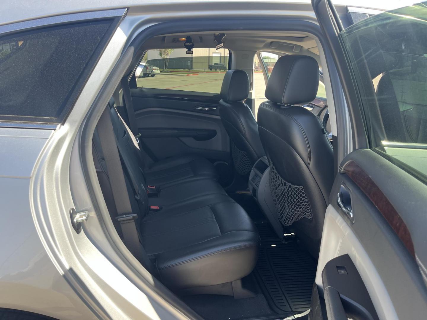 2011 silver /TAN Cadillac SRX Luxury Collection (3GYFNAEY8BS) with an 3.0L V6 DOHC 24V engine, 6-Speed Automatic transmission, located at 14700 Tomball Parkway 249, Houston, TX, 77086, (281) 444-2200, 29.928619, -95.504074 - Photo#13
