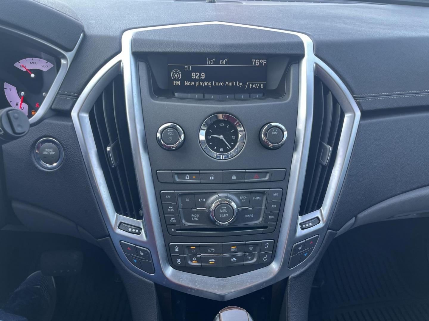 2011 silver /TAN Cadillac SRX Luxury Collection (3GYFNAEY8BS) with an 3.0L V6 DOHC 24V engine, 6-Speed Automatic transmission, located at 14700 Tomball Parkway 249, Houston, TX, 77086, (281) 444-2200, 29.928619, -95.504074 - Photo#15