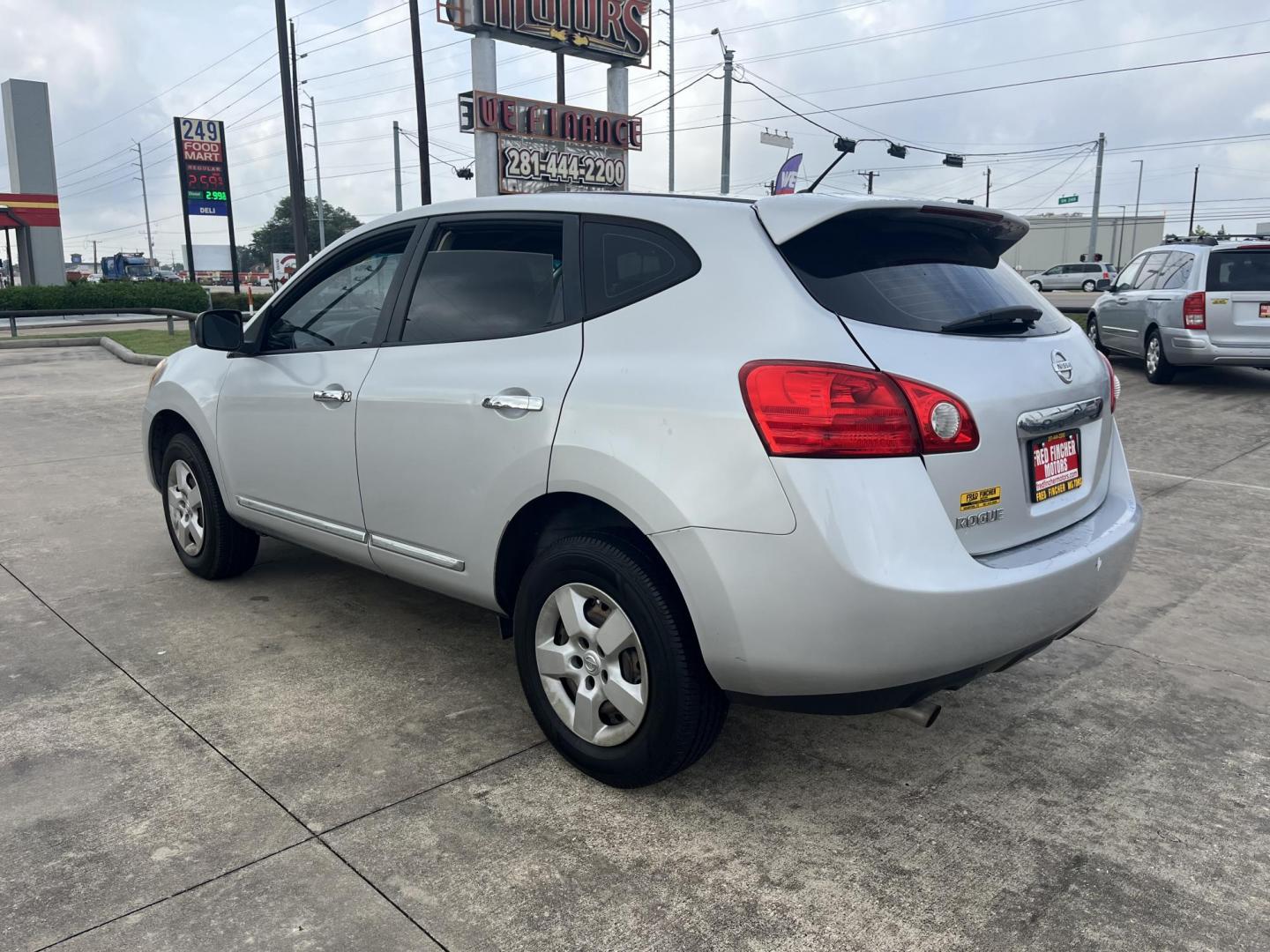 2011 silver /Black Nissan Rogue S 2WD (JN8AS5MT4BW) with an 2.5L L4 DOHC 16V engine, CVT transmission, located at 14700 Tomball Parkway 249, Houston, TX, 77086, (281) 444-2200, 29.928619, -95.504074 - Photo#4