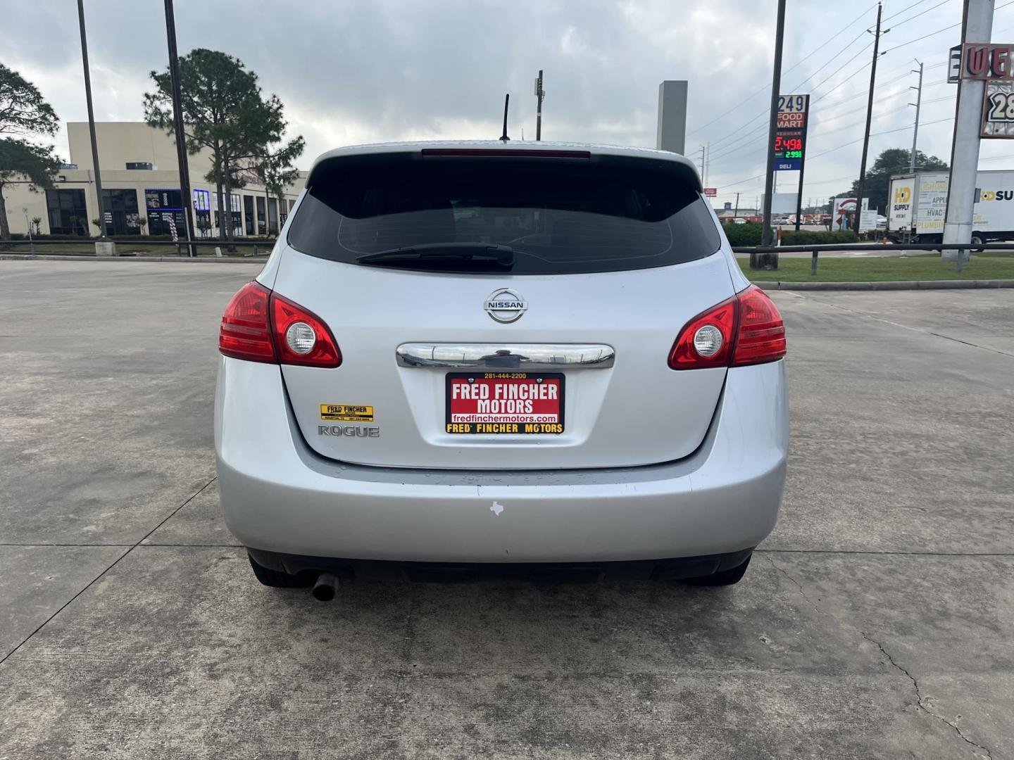 2011 silver /Black Nissan Rogue S 2WD (JN8AS5MT4BW) with an 2.5L L4 DOHC 16V engine, CVT transmission, located at 14700 Tomball Parkway 249, Houston, TX, 77086, (281) 444-2200, 29.928619, -95.504074 - Photo#7