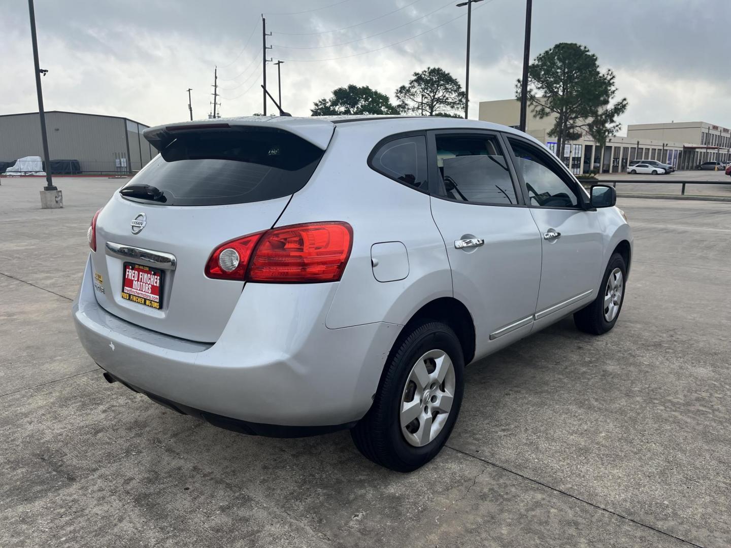 2011 silver /Black Nissan Rogue S 2WD (JN8AS5MT4BW) with an 2.5L L4 DOHC 16V engine, CVT transmission, located at 14700 Tomball Parkway 249, Houston, TX, 77086, (281) 444-2200, 29.928619, -95.504074 - Photo#9