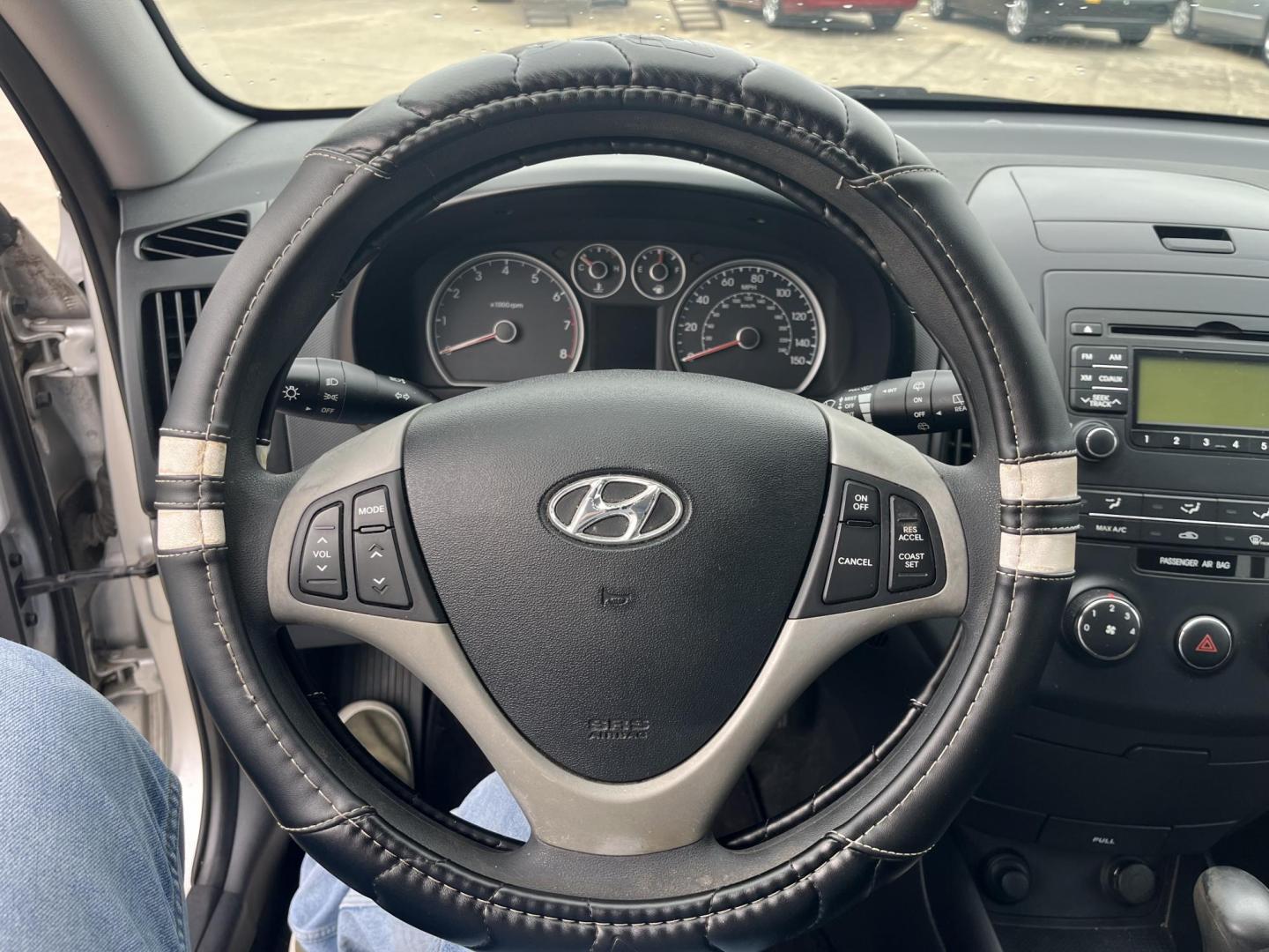 2011 silver /Black Hyundai Elantra Touring GLS Automatic (KMHDC8AE0BU) with an 2.0L L4 DOHC 16V engine, 4-Speed Automatic transmission, located at 14700 Tomball Parkway 249, Houston, TX, 77086, (281) 444-2200, 29.928619, -95.504074 - Photo#13