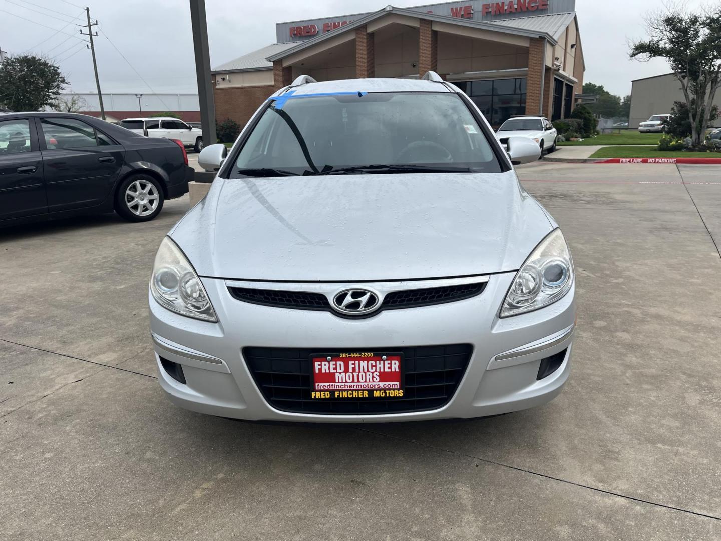 2011 silver /Black Hyundai Elantra Touring GLS Automatic (KMHDC8AE0BU) with an 2.0L L4 DOHC 16V engine, 4-Speed Automatic transmission, located at 14700 Tomball Parkway 249, Houston, TX, 77086, (281) 444-2200, 29.928619, -95.504074 - Photo#2