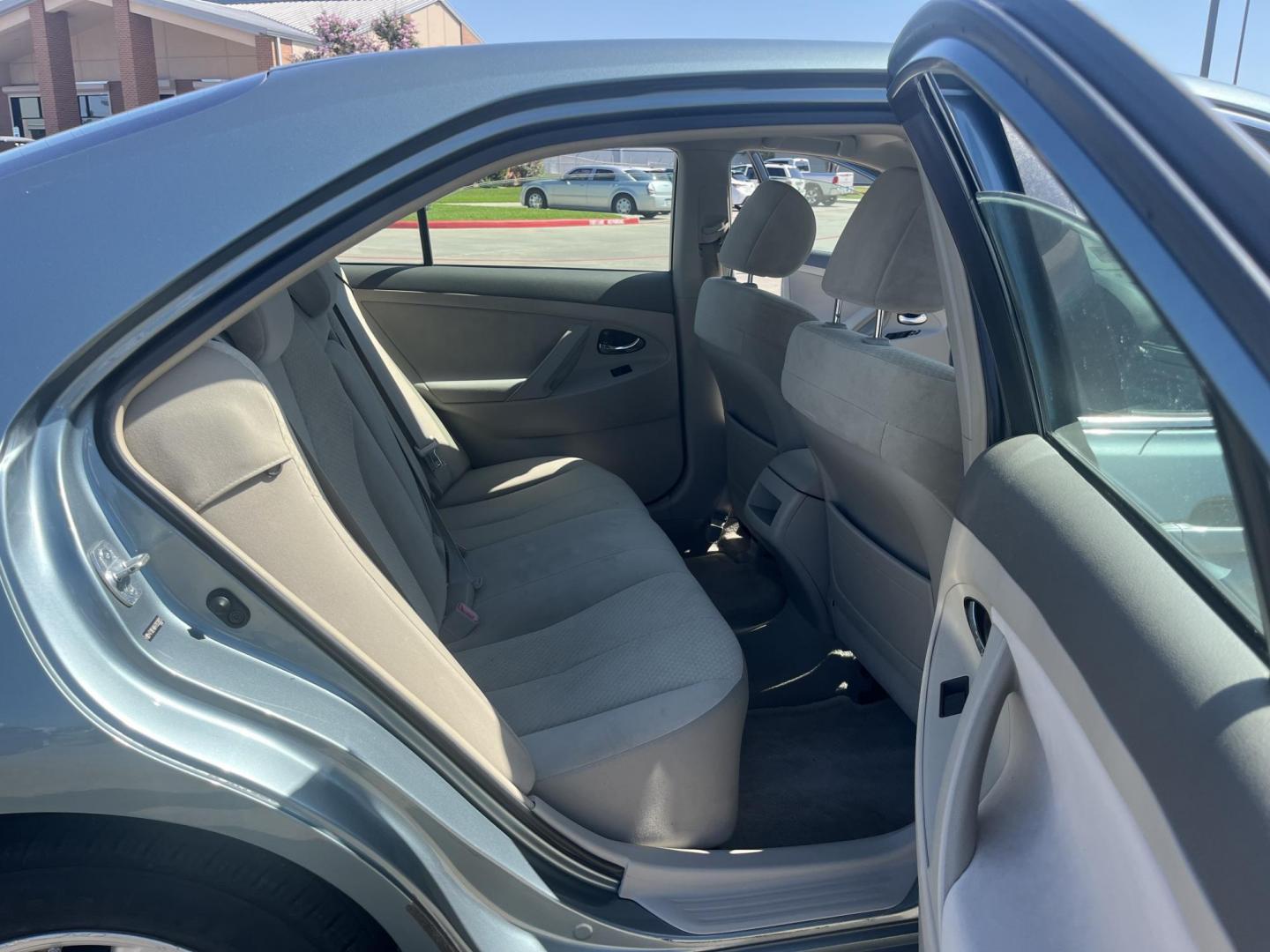 2007 Green /Gray Toyota Camry CE 5-Spd AT (4T1BE46K47U) with an 2.4L L4 DOHC 16V engine, 5-Speed Automatic Overdrive transmission, located at 14700 Tomball Parkway 249, Houston, TX, 77086, (281) 444-2200, 29.928619, -95.504074 - Photo#12