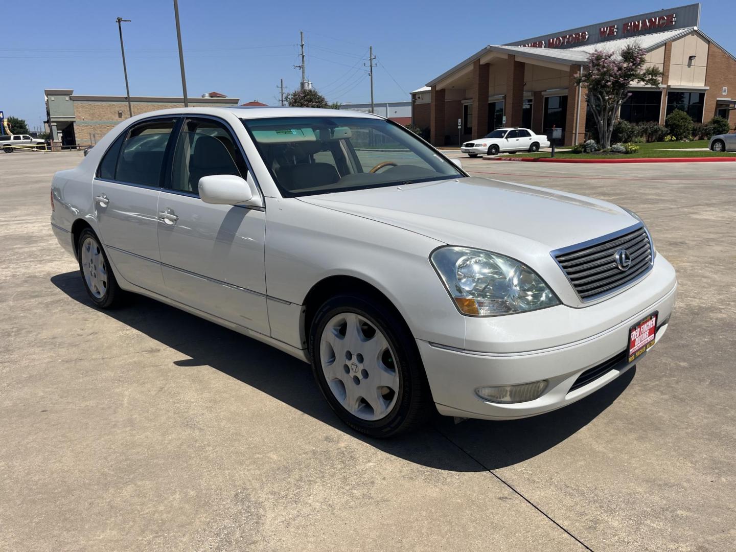 2003 white /Tan Lexus LS 430 Sedan (JTHBN30F530) with an 4.3L V8 DOHC 32V engine, 5-Speed Automatic Overdrive transmission, located at 14700 Tomball Parkway 249, Houston, TX, 77086, (281) 444-2200, 29.928619, -95.504074 - Photo#0