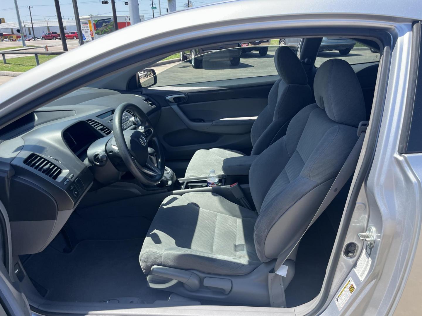 2011 silver /Gray Honda Civic LX Coupe 5-Speed AT (2HGFG1B68BH) with an 1.8L L4 SOHC 16V engine, 5-Speed Automatic transmission, located at 14700 Tomball Parkway 249, Houston, TX, 77086, (281) 444-2200, 29.928619, -95.504074 - Photo#8