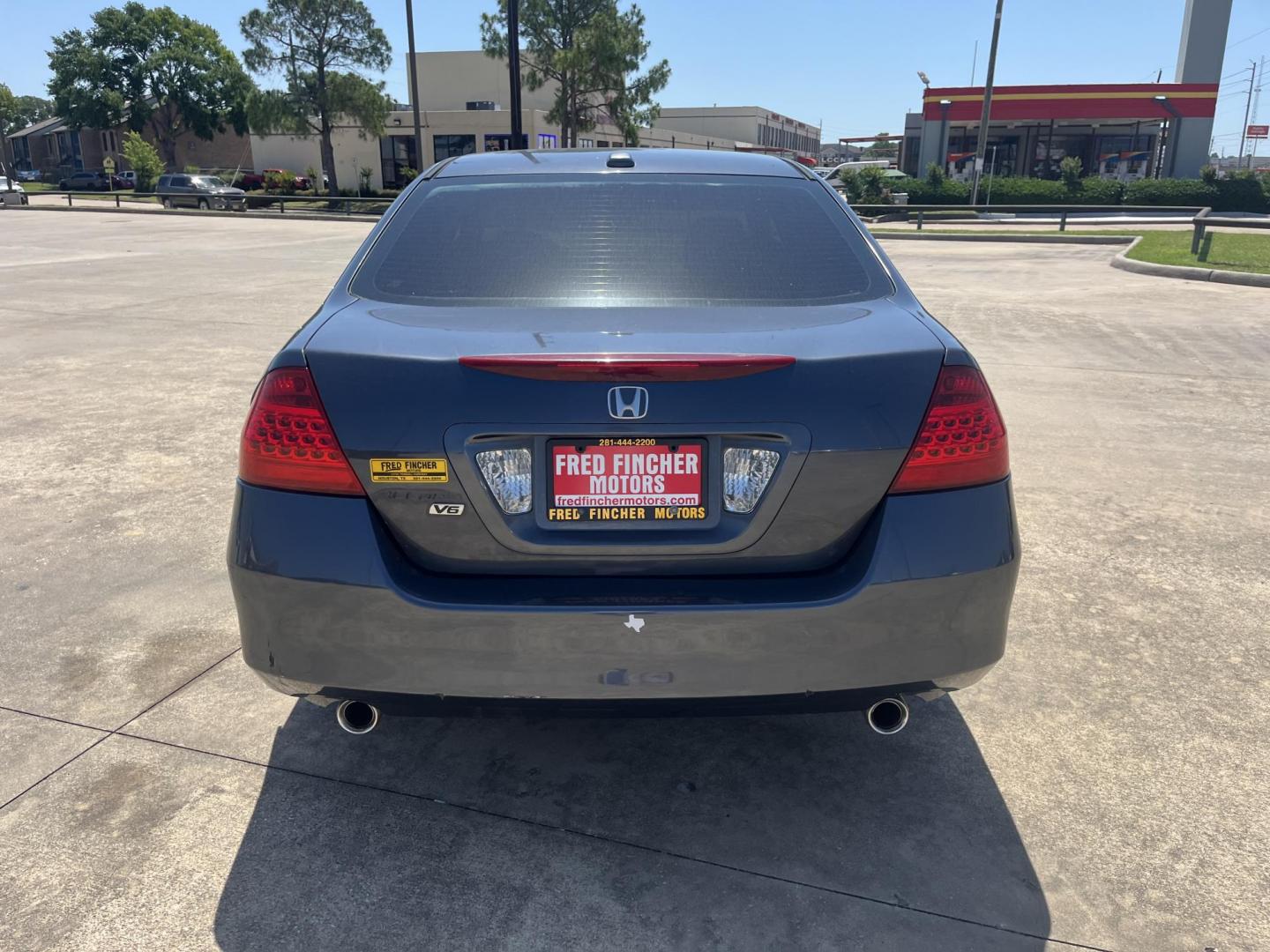 2006 GRAY /Black Honda Accord EX V-6 Sedan AT w/ Nav System/ XM Radio (1HGCM66806A) with an 3.0L V6 SOHC 24V engine, 5-Speed Automatic Overdrive transmission, located at 14700 Tomball Parkway 249, Houston, TX, 77086, (281) 444-2200, 29.928619, -95.504074 - Photo#5