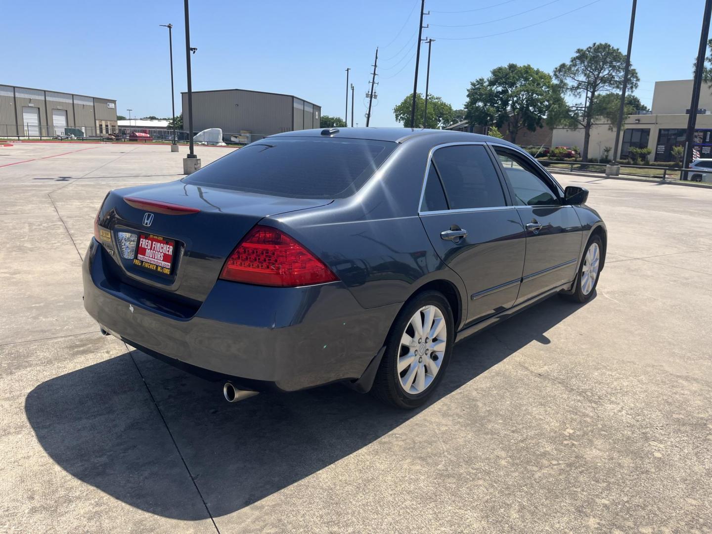 2006 GRAY /Black Honda Accord EX V-6 Sedan AT w/ Nav System/ XM Radio (1HGCM66806A) with an 3.0L V6 SOHC 24V engine, 5-Speed Automatic Overdrive transmission, located at 14700 Tomball Parkway 249, Houston, TX, 77086, (281) 444-2200, 29.928619, -95.504074 - Photo#6