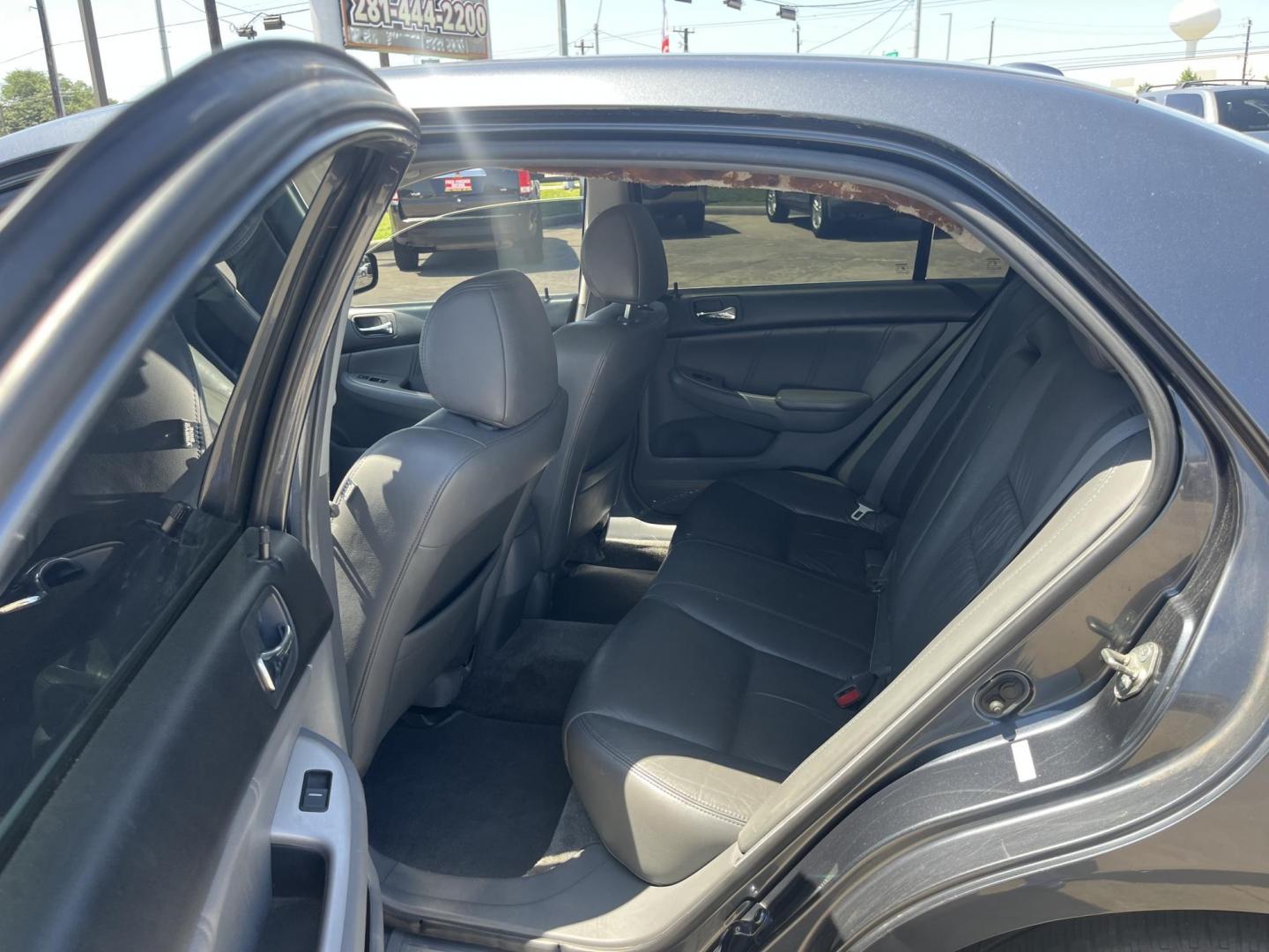 2006 GRAY /Black Honda Accord EX V-6 Sedan AT w/ Nav System/ XM Radio (1HGCM66806A) with an 3.0L V6 SOHC 24V engine, 5-Speed Automatic Overdrive transmission, located at 14700 Tomball Parkway 249, Houston, TX, 77086, (281) 444-2200, 29.928619, -95.504074 - Photo#9