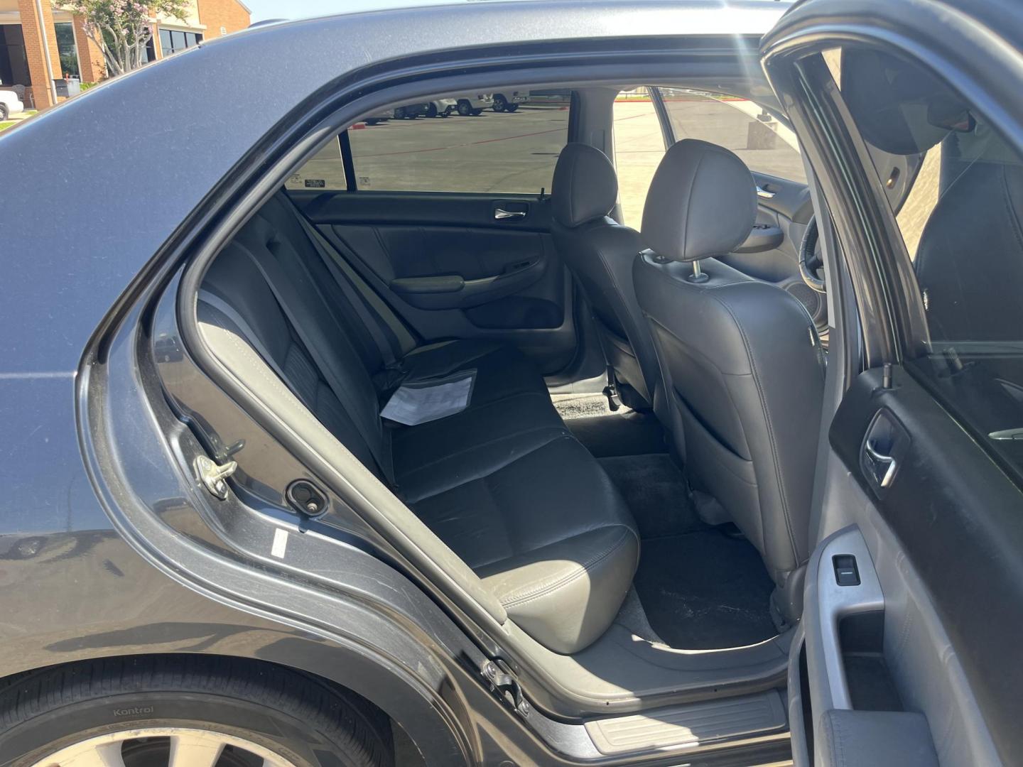 2006 GRAY /Black Honda Accord EX V-6 Sedan AT w/ Nav System/ XM Radio (1HGCM66806A) with an 3.0L V6 SOHC 24V engine, 5-Speed Automatic Overdrive transmission, located at 14700 Tomball Parkway 249, Houston, TX, 77086, (281) 444-2200, 29.928619, -95.504074 - Photo#12