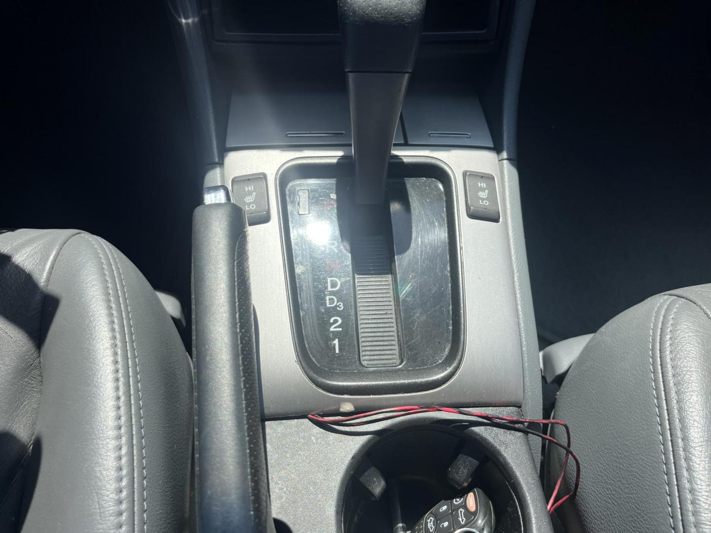2006 GRAY /Black Honda Accord EX V-6 Sedan AT w/ Nav System/ XM Radio (1HGCM66806A) with an 3.0L V6 SOHC 24V engine, 5-Speed Automatic Overdrive transmission, located at 14700 Tomball Parkway 249, Houston, TX, 77086, (281) 444-2200, 29.928619, -95.504074 - Photo#13