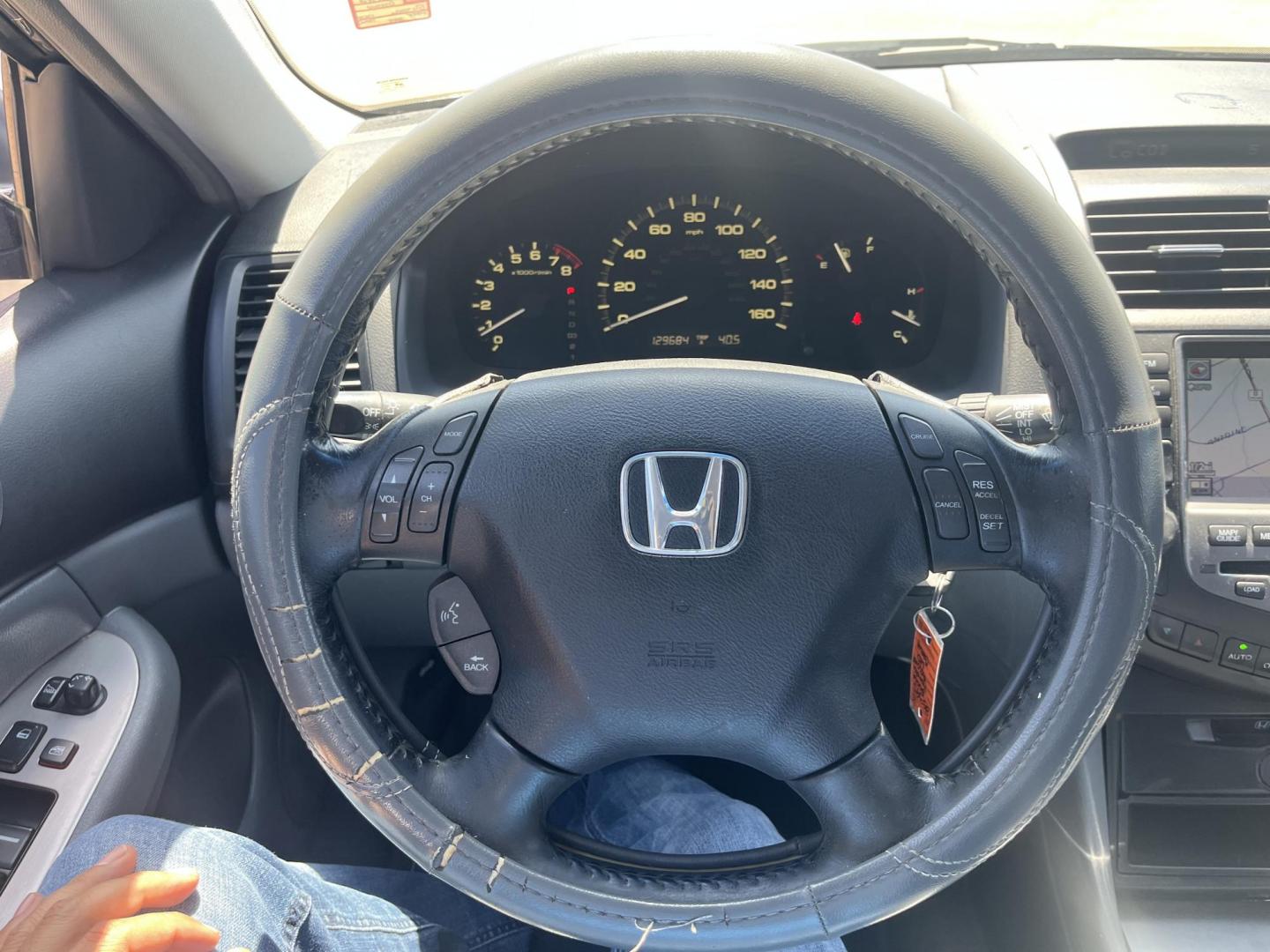 2006 GRAY /Black Honda Accord EX V-6 Sedan AT w/ Nav System/ XM Radio (1HGCM66806A) with an 3.0L V6 SOHC 24V engine, 5-Speed Automatic Overdrive transmission, located at 14700 Tomball Parkway 249, Houston, TX, 77086, (281) 444-2200, 29.928619, -95.504074 - Photo#15