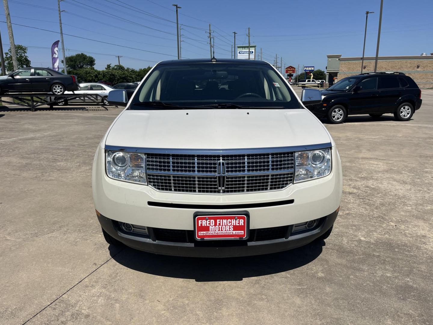 2008 white /Black Lincoln MKX FWD (2LMDU68C78B) with an 3.5L V6 DOHC 24V engine, 6-Speed Automatic Overdrive transmission, located at 14700 Tomball Parkway 249, Houston, TX, 77086, (281) 444-2200, 29.928619, -95.504074 - Photo#1