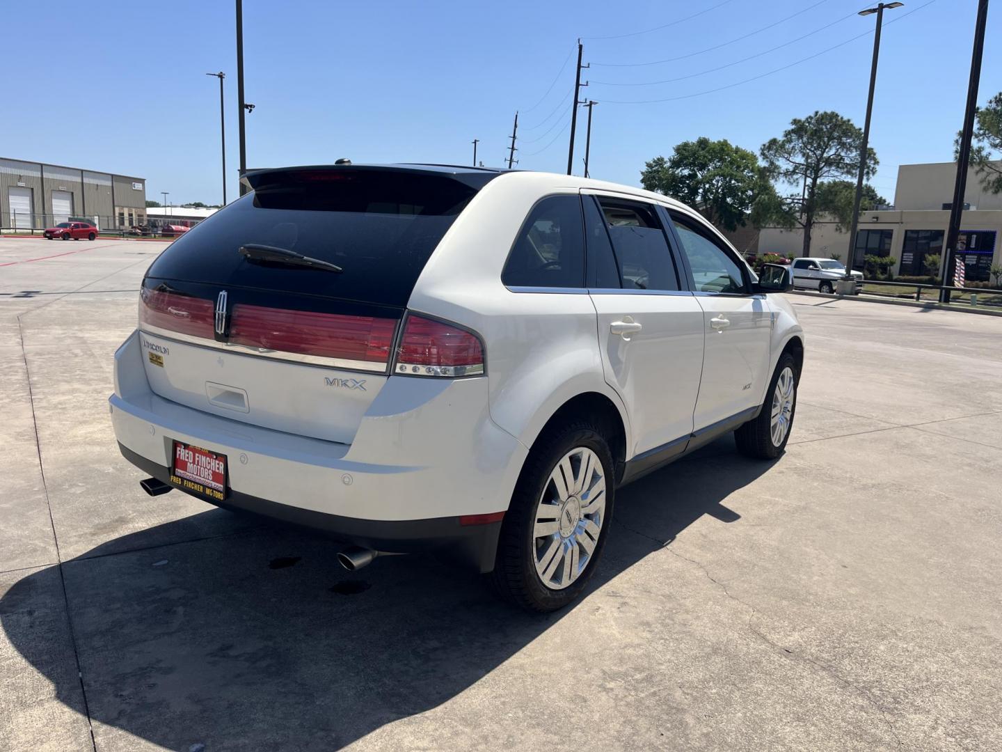 2008 white /Black Lincoln MKX FWD (2LMDU68C78B) with an 3.5L V6 DOHC 24V engine, 6-Speed Automatic Overdrive transmission, located at 14700 Tomball Parkway 249, Houston, TX, 77086, (281) 444-2200, 29.928619, -95.504074 - Photo#6