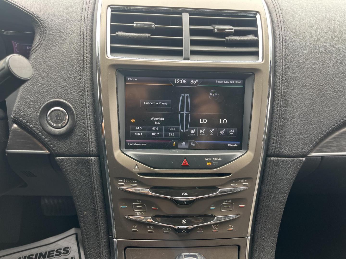 2013 white /Tan Lincoln MKX FWD (2LMDJ6JK1DB) with an 3.7L V6 DOHC 24V engine, 6-Speed Automatic transmission, located at 14700 Tomball Parkway 249, Houston, TX, 77086, (281) 444-2200, 29.928619, -95.504074 - Photo#15