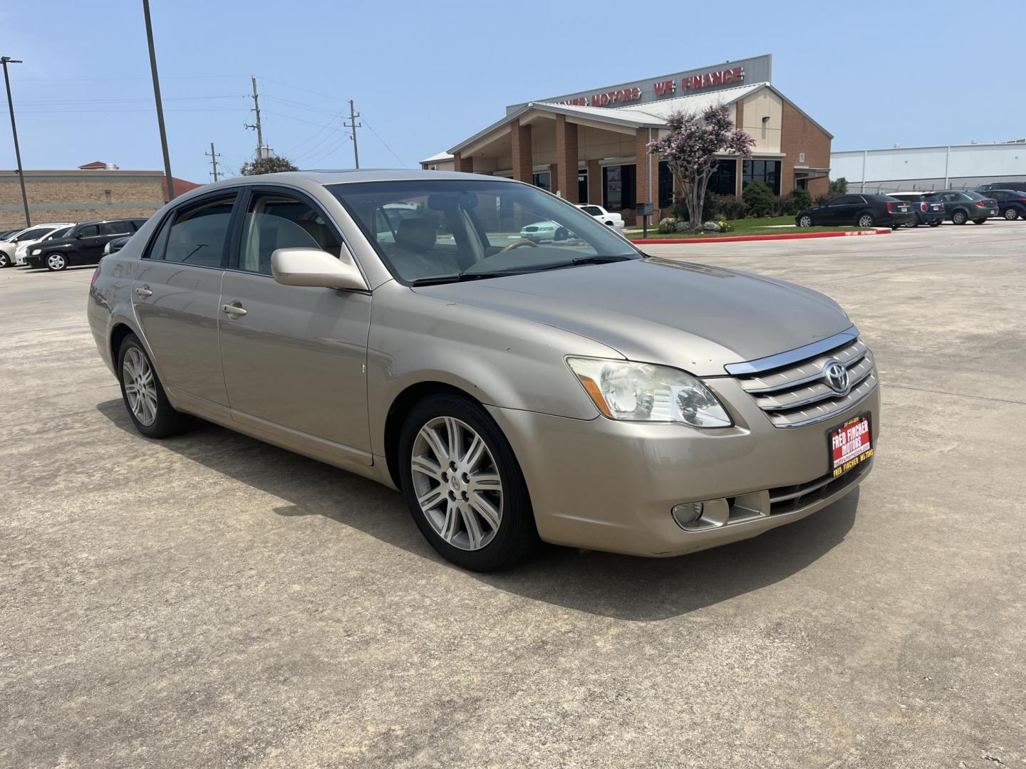 2006 GOLD /Tan Toyota Avalon Limited (4T1BK36B56U) with an 3.5L V6 DOHC 24V engine, 5-Speed Automatic Overdrive transmission, located at 14700 Tomball Parkway 249, Houston, TX, 77086, (281) 444-2200, 29.928619, -95.504074 - Photo#0
