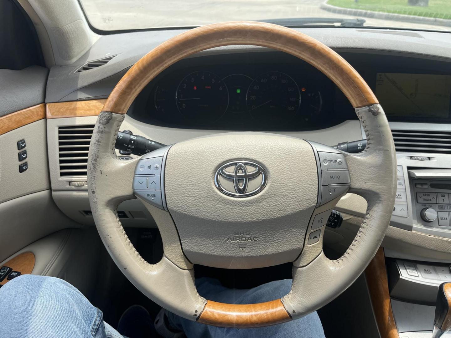 2006 GOLD /Tan Toyota Avalon Limited (4T1BK36B56U) with an 3.5L V6 DOHC 24V engine, 5-Speed Automatic Overdrive transmission, located at 14700 Tomball Parkway 249, Houston, TX, 77086, (281) 444-2200, 29.928619, -95.504074 - Photo#16