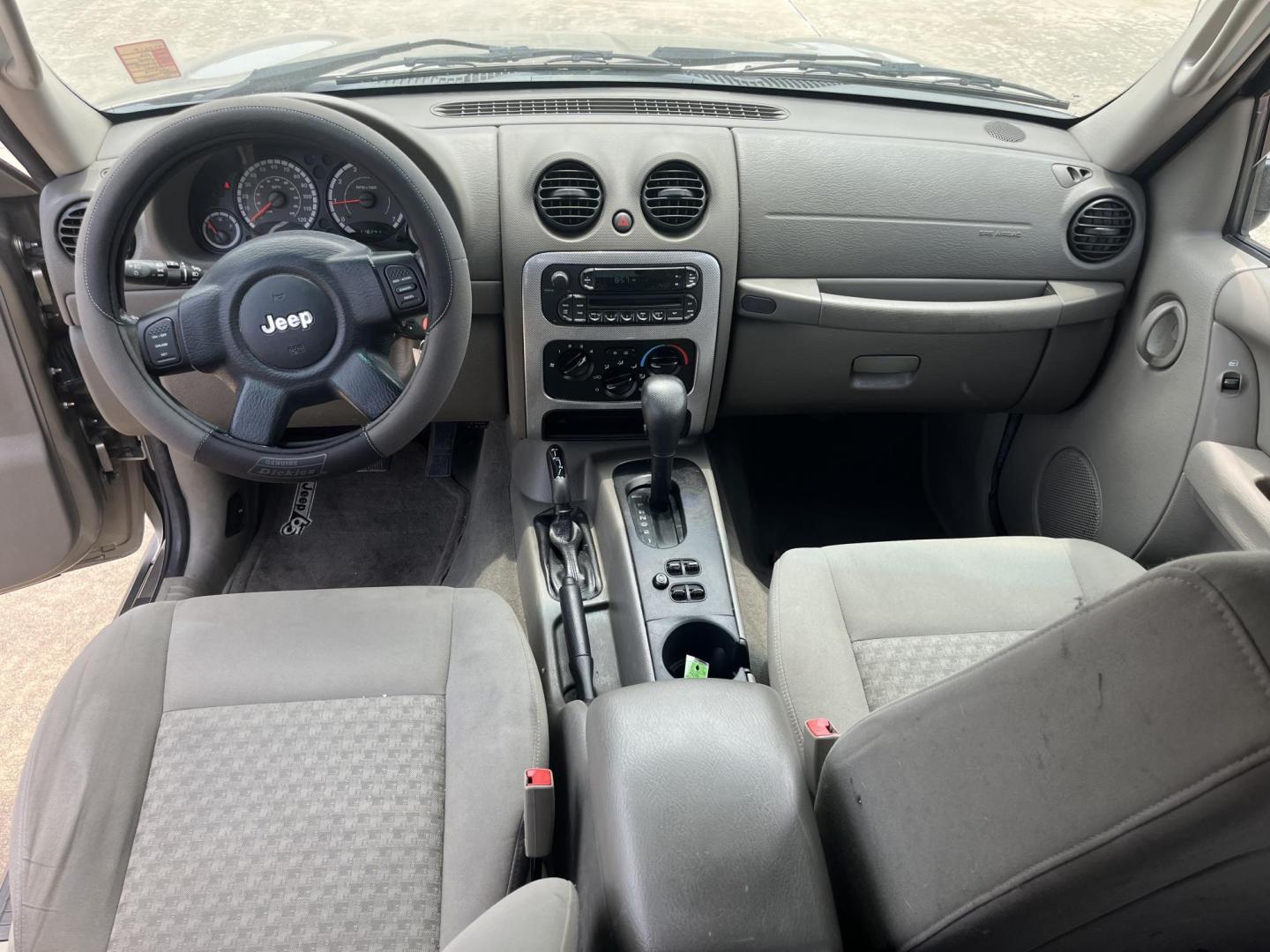 2006 GOLD /Tan Jeep Liberty Sport 4WD (1J8GL48K76W) with an 3.7L V6 SOHC 12V engine, Automatic transmission, located at 14700 Tomball Parkway 249, Houston, TX, 77086, (281) 444-2200, 29.928619, -95.504074 - Photo#10