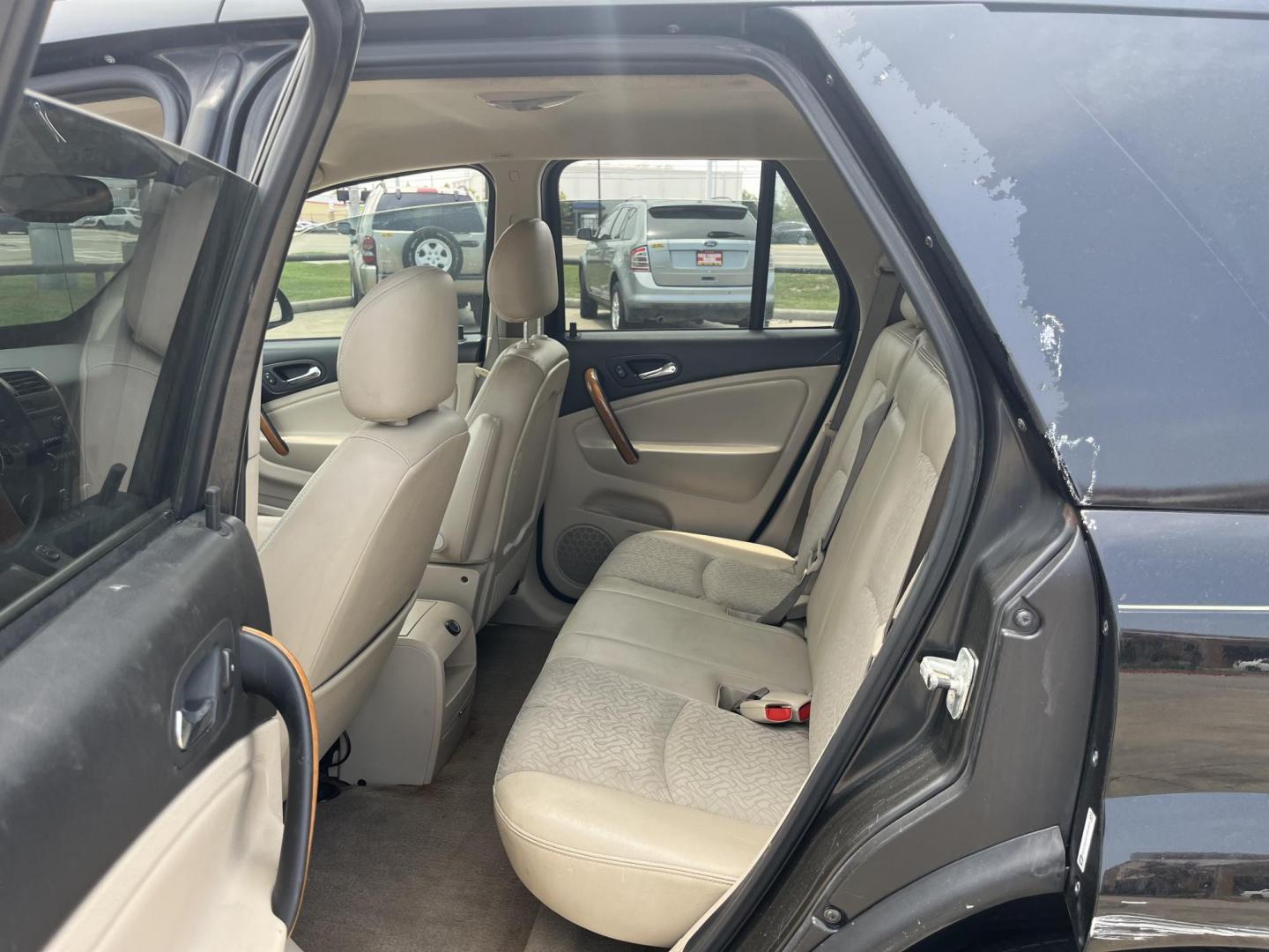 2007 black Saturn Vue FWD V6 (5GZCZ53457S) with an 3.5L V6 SOHC 24V engine, 5-Speed Automatic Overdrive transmission, located at 14700 Tomball Parkway 249, Houston, TX, 77086, (281) 444-2200, 29.928619, -95.504074 - Photo#9
