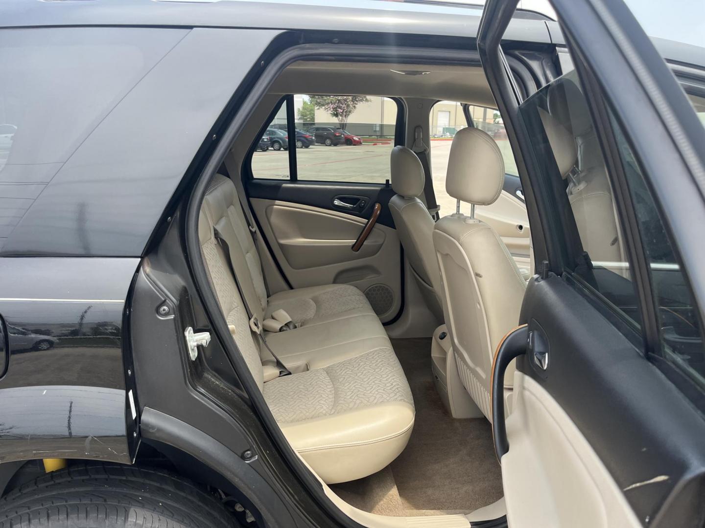 2007 black Saturn Vue FWD V6 (5GZCZ53457S) with an 3.5L V6 SOHC 24V engine, 5-Speed Automatic Overdrive transmission, located at 14700 Tomball Parkway 249, Houston, TX, 77086, (281) 444-2200, 29.928619, -95.504074 - Photo#12