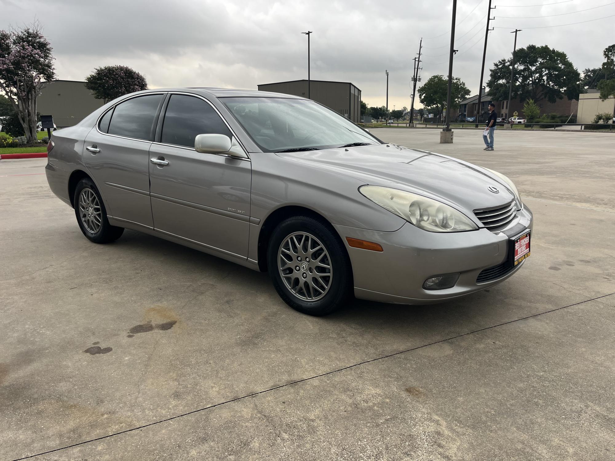 photo of 2004 Lexus ES 330 Sedan