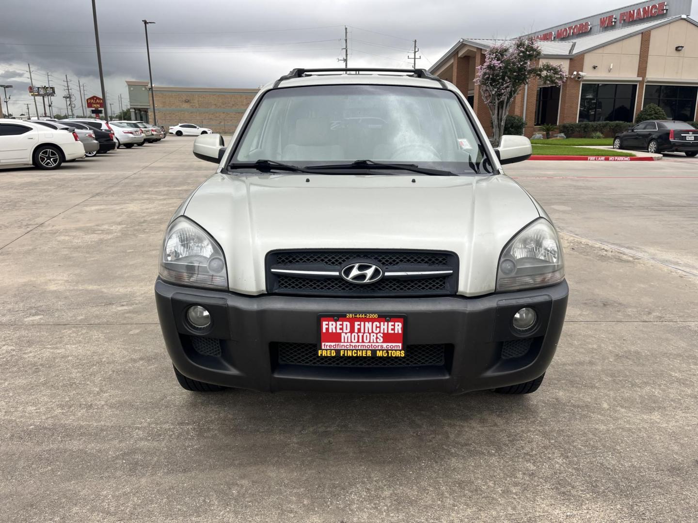 2006 Beige /Tan Hyundai Tucson GLS 2.7 2WD (KM8JN12D66U) with an 2.6L V6 DOHC 24V engine, 4-Speed Automatic Overdrive transmission, located at 14700 Tomball Parkway 249, Houston, TX, 77086, (281) 444-2200, 29.928619, -95.504074 - Photo#1
